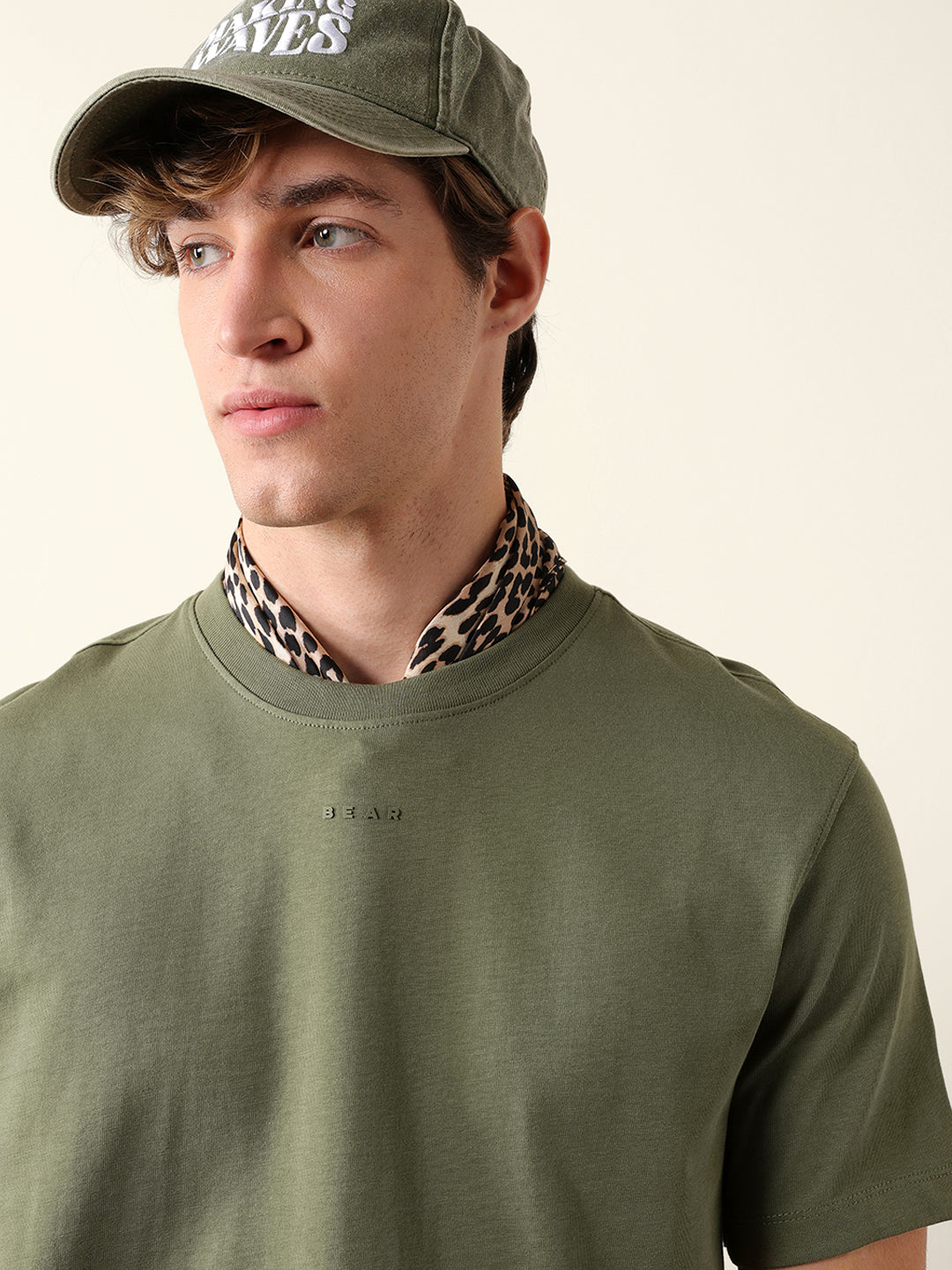 Men Pure Cotton Solid Round Neck Tshirt