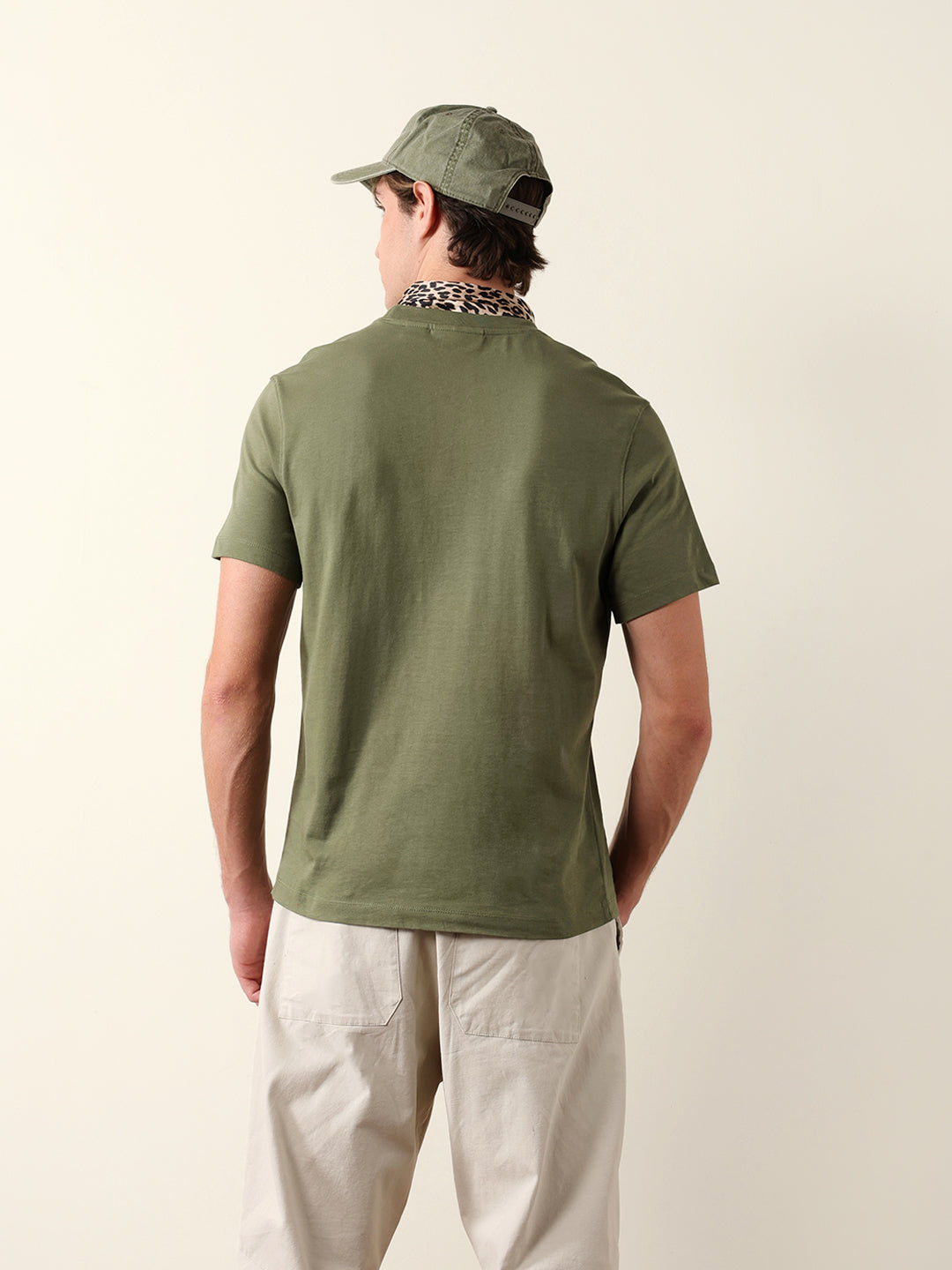 Men Pure Cotton Solid Round Neck Tshirt