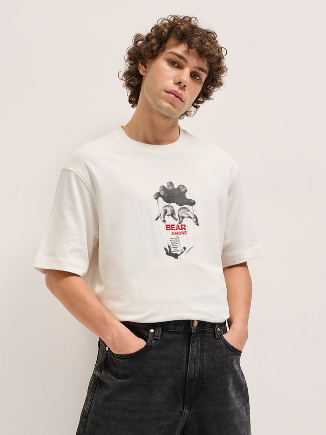 Men White Oversize Artistic "BEAR AMORE" Graphic Print Crew Neck T-shirt