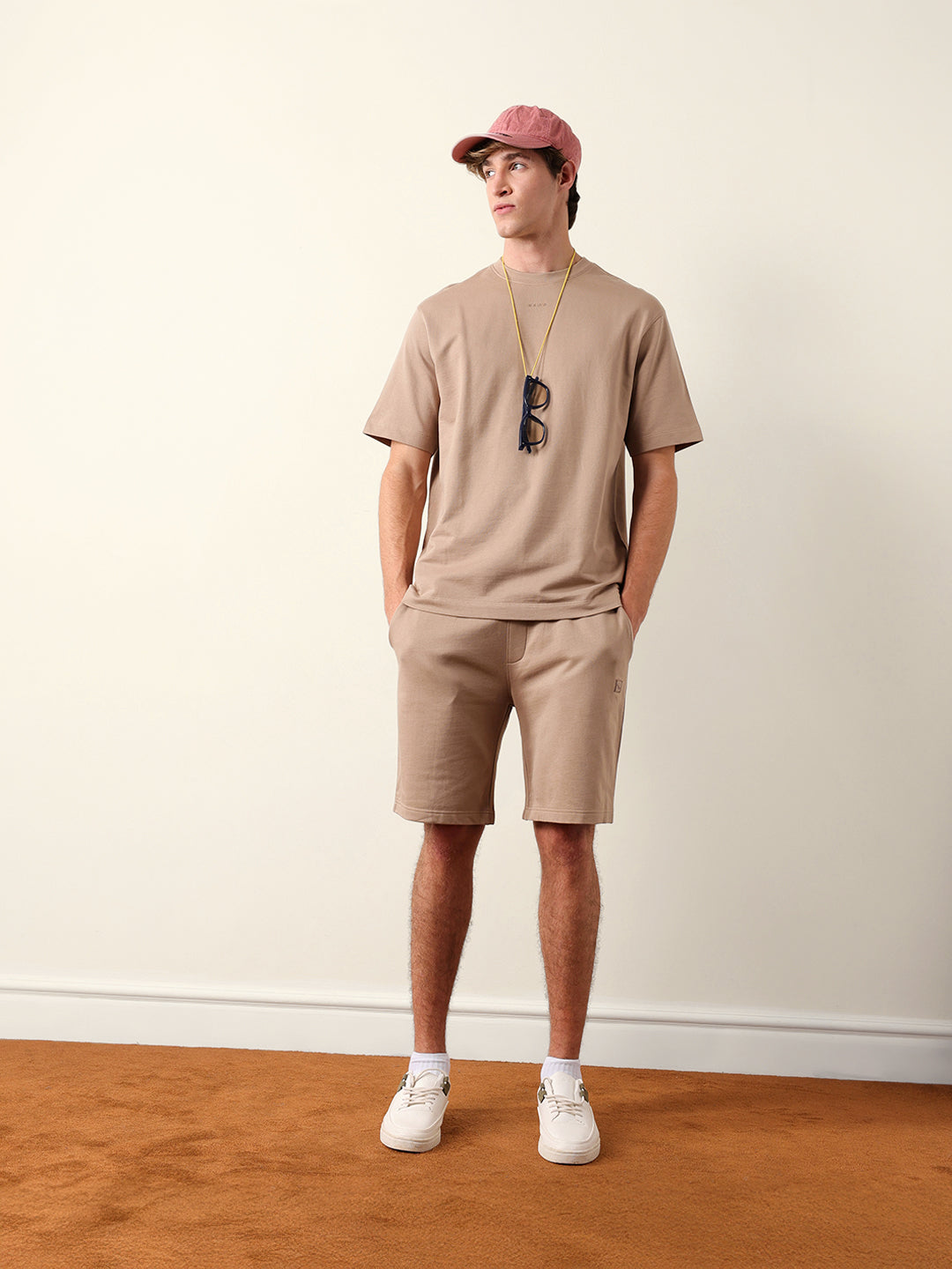 Men Pure Cotton Solid Round Neck Tshirt