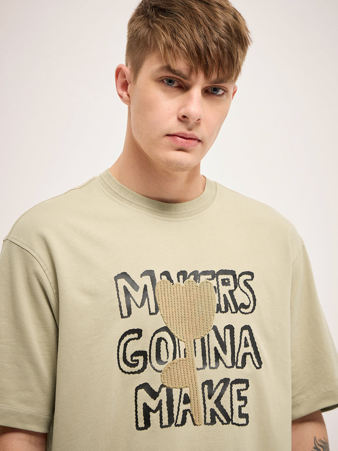 Men Beige 3D graphic Design Crew Neck T-Shirt