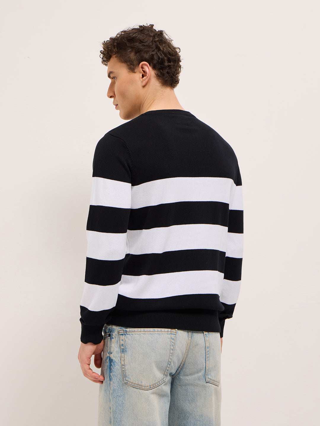 Men Black and White Flat Knit Striped Crew Neck T-Shirt