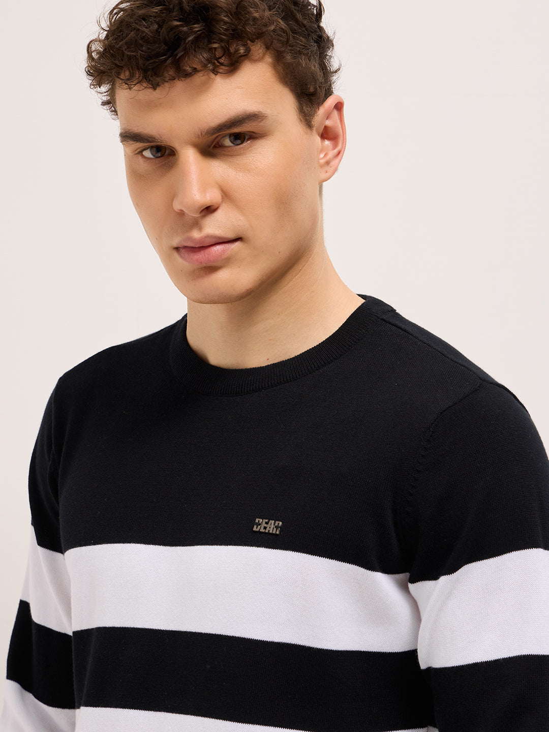 Men Black and White Flat Knit Striped Crew Neck T-Shirt