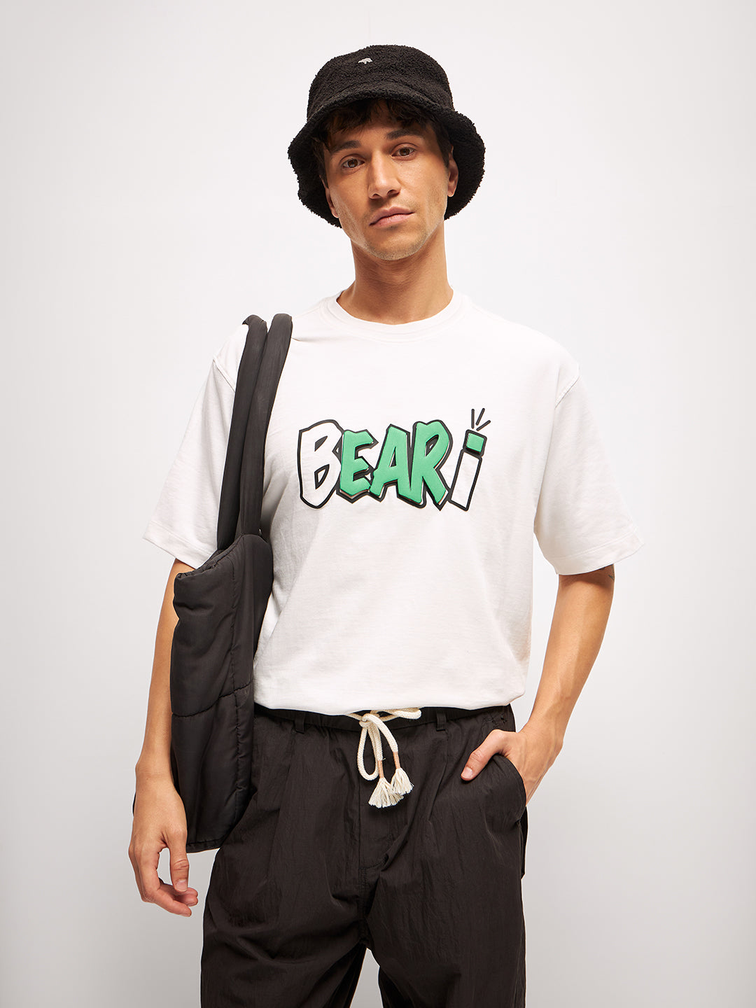 Men White Graphic Print Crew Neck T-Shirt