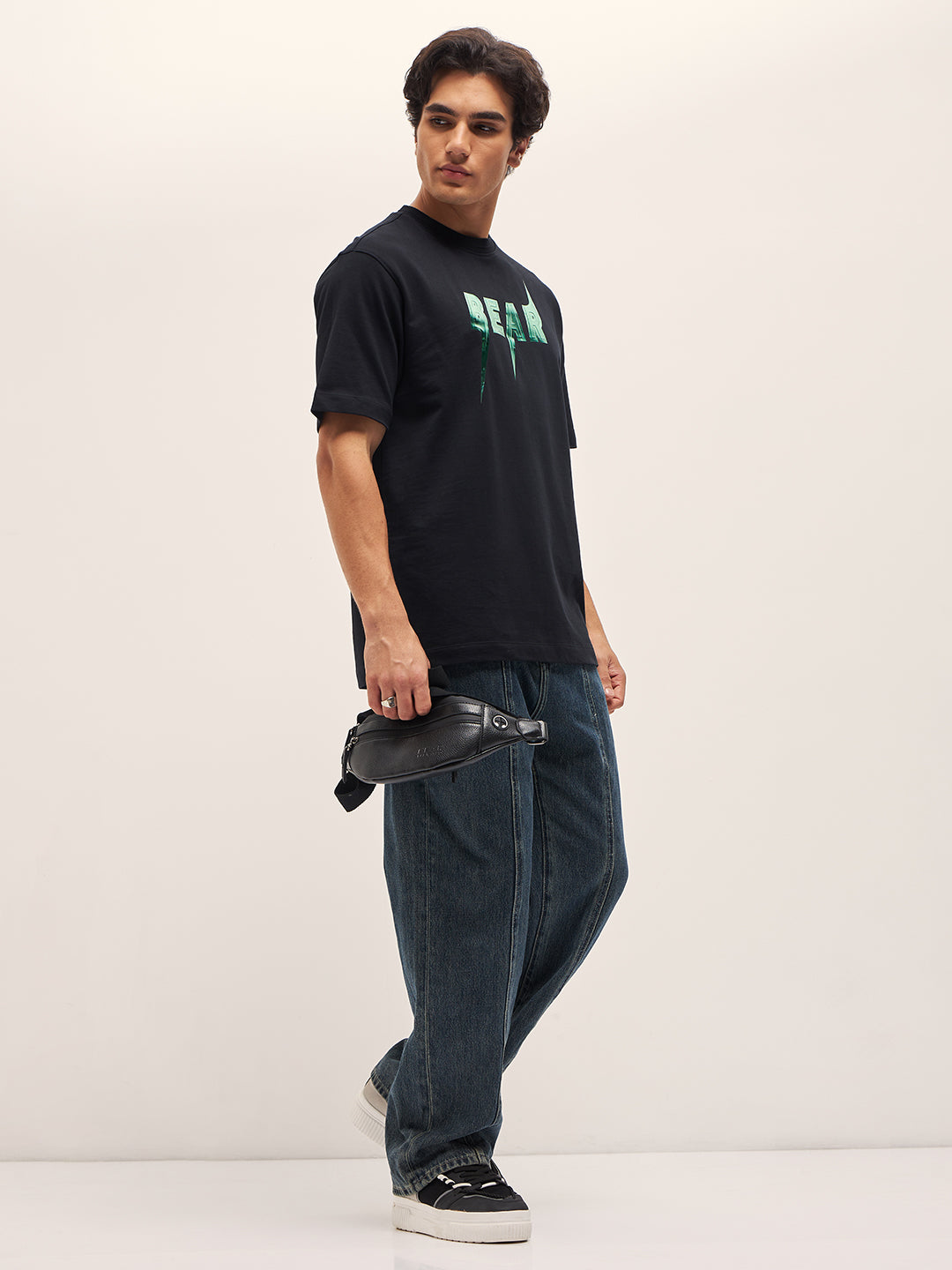 Men Black 3D graphic Design Crew Neck Oversize T-Shirt