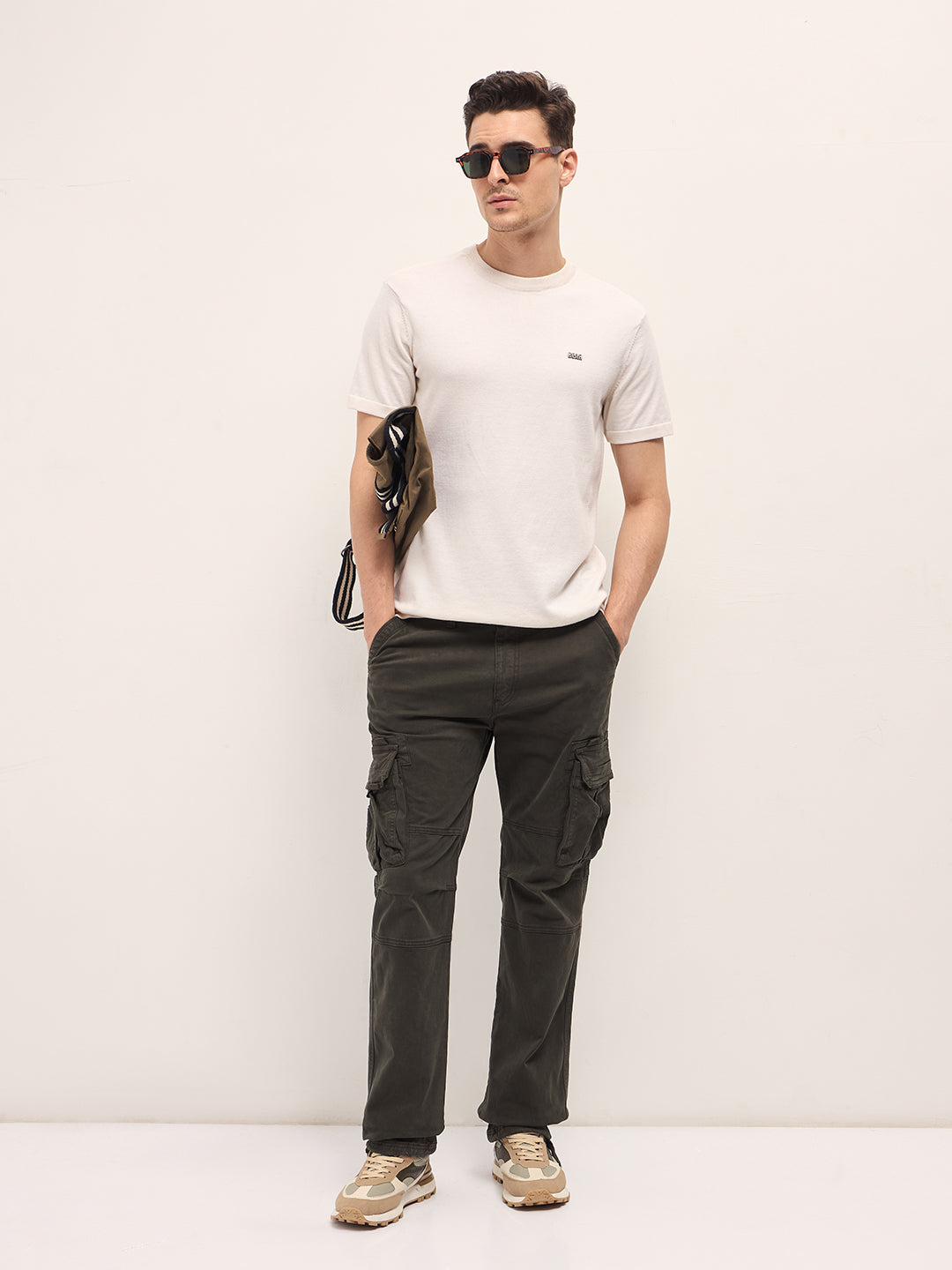 Men Cream Solid Regular Fit Ribbed Crew Neck T-shirt