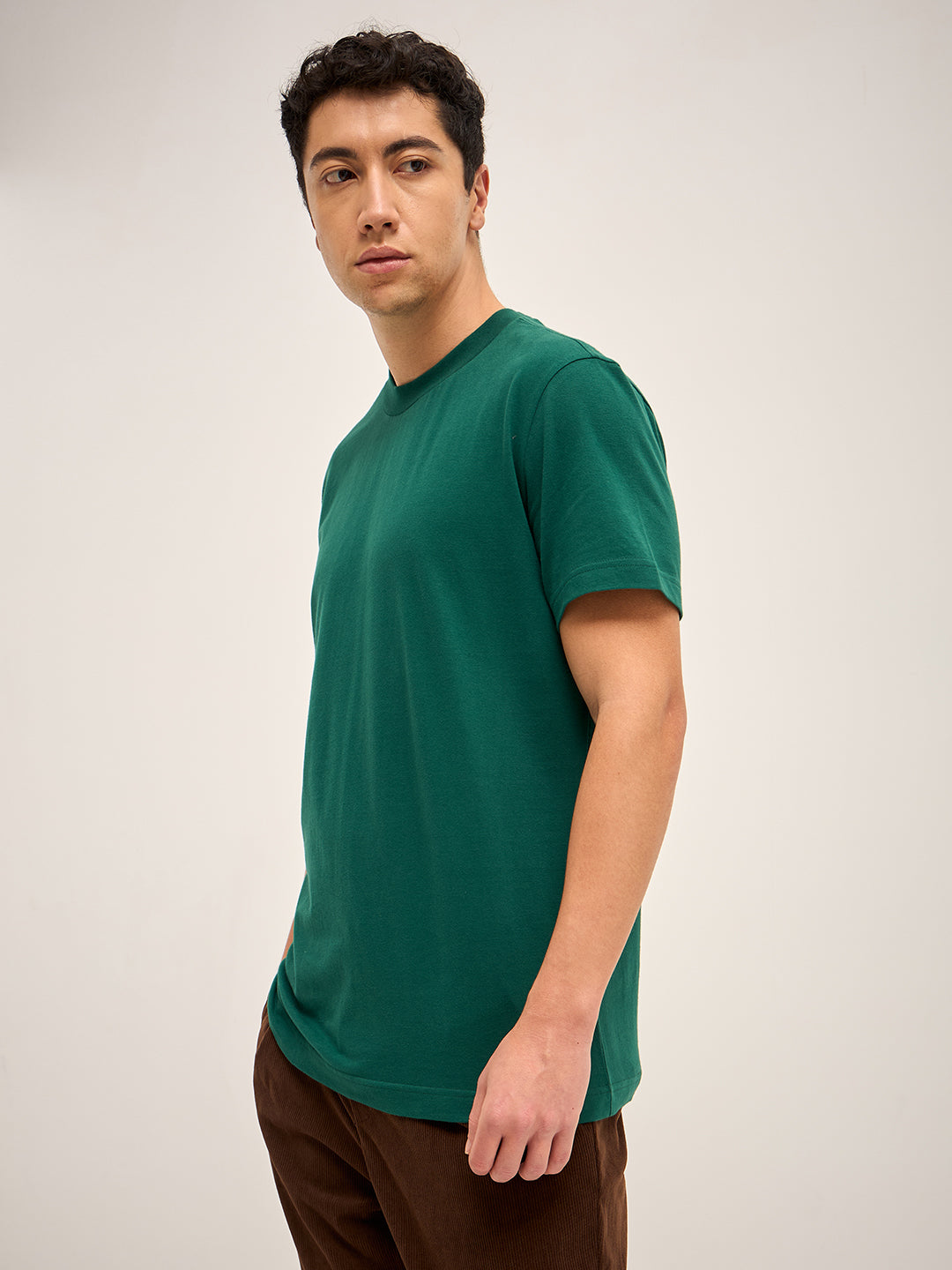 Men Bottle Green Solid Crew Neck Regular Fit T-Shirt