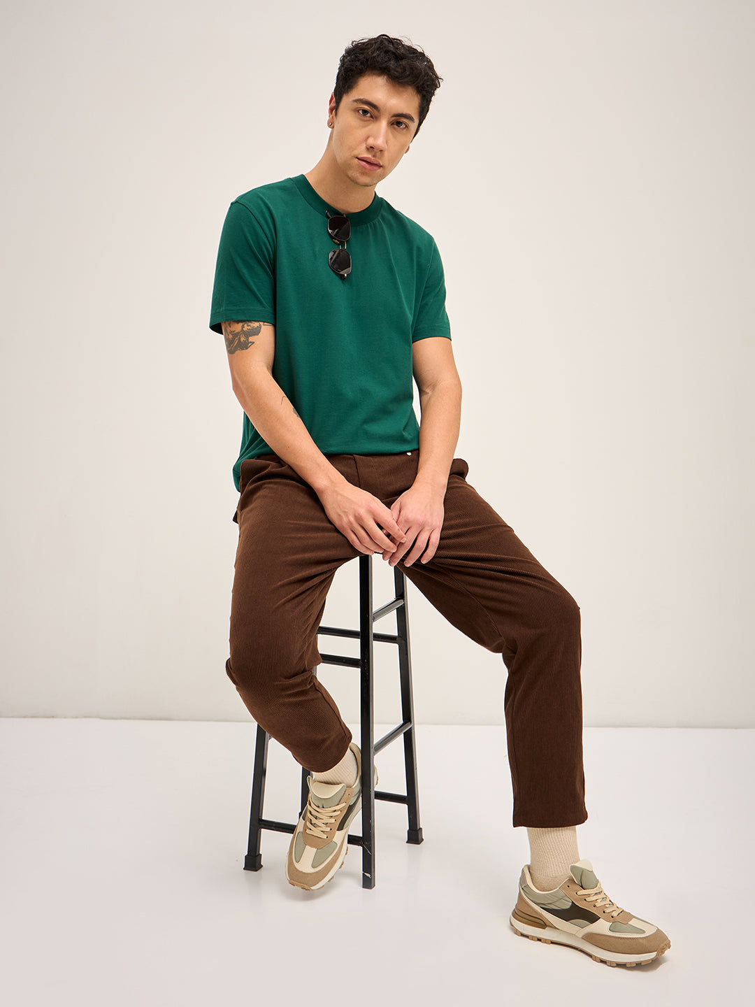 Men Bottle Green Solid Crew Neck Regular Fit T-Shirt