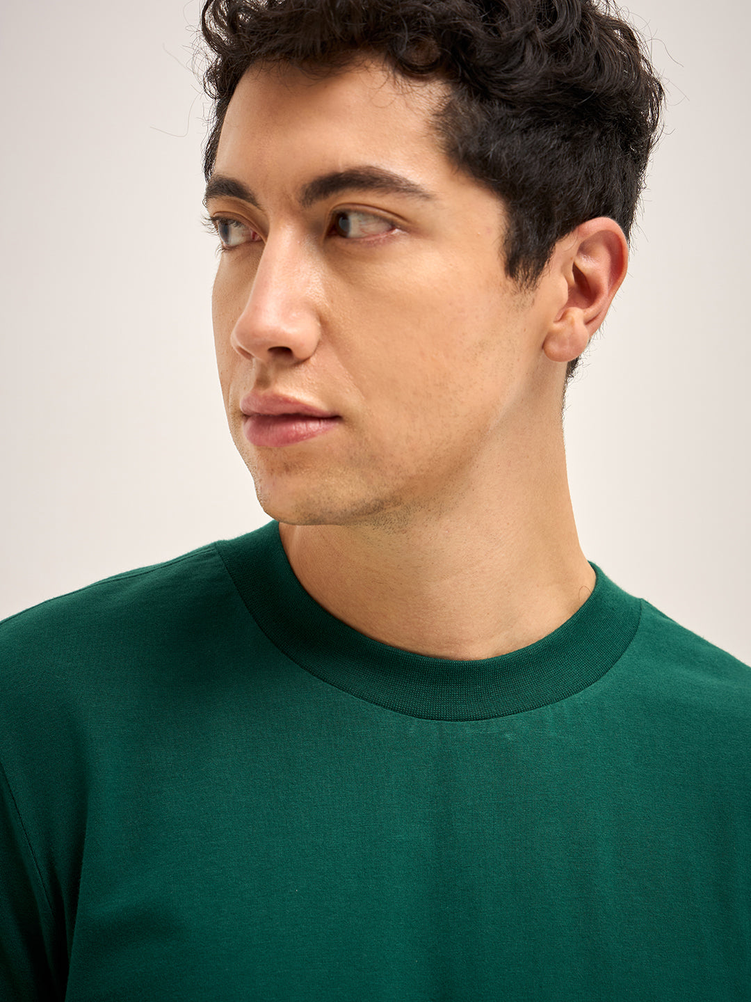 Men Bottle Green Solid Crew Neck Regular Fit T-Shirt