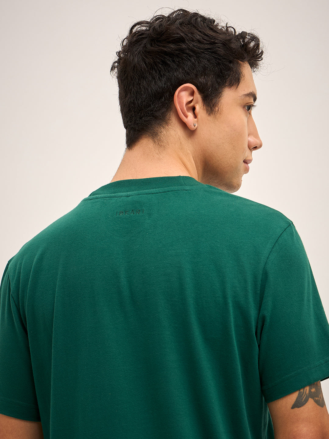 Men Bottle Green Solid Crew Neck Regular Fit T-Shirt