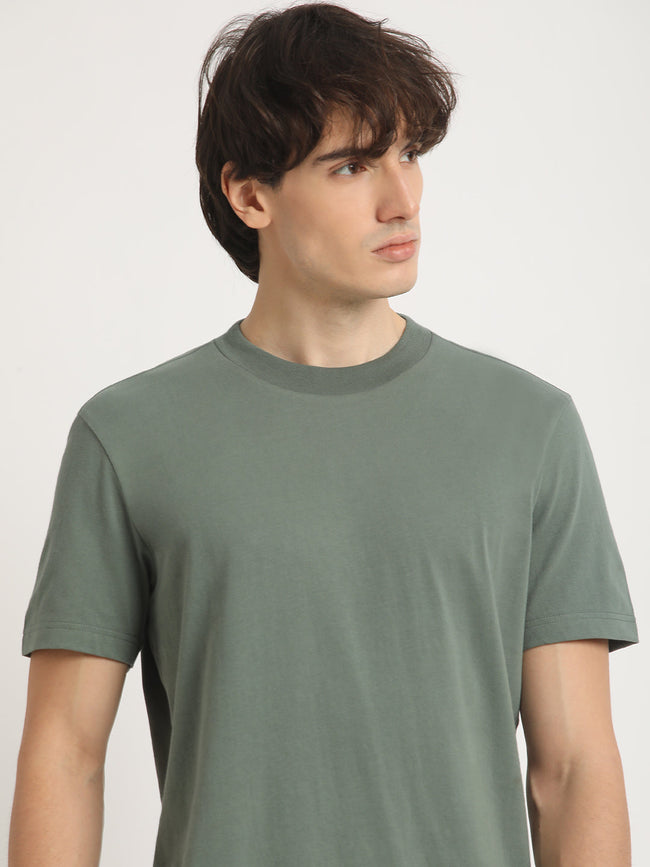 Men Green Solid Regular Fit Round Neck T Shirt | The Bear House