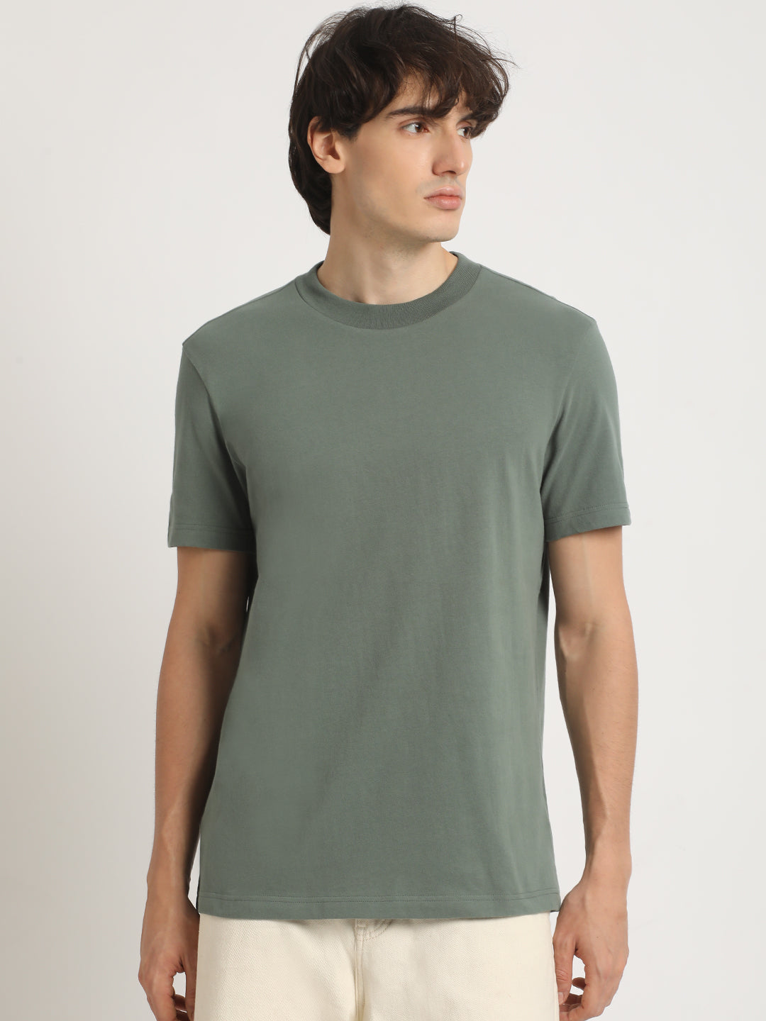 Men Green Solid Regular Fit Round Neck T Shirt | The Bear House