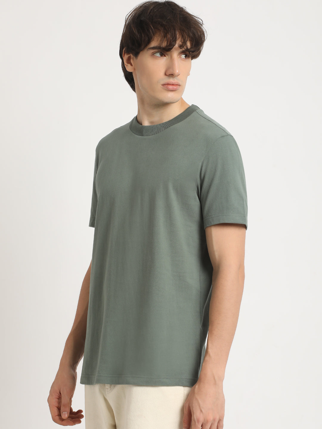 Men Green Solid Regular Fit Round Neck T Shirt | The Bear House