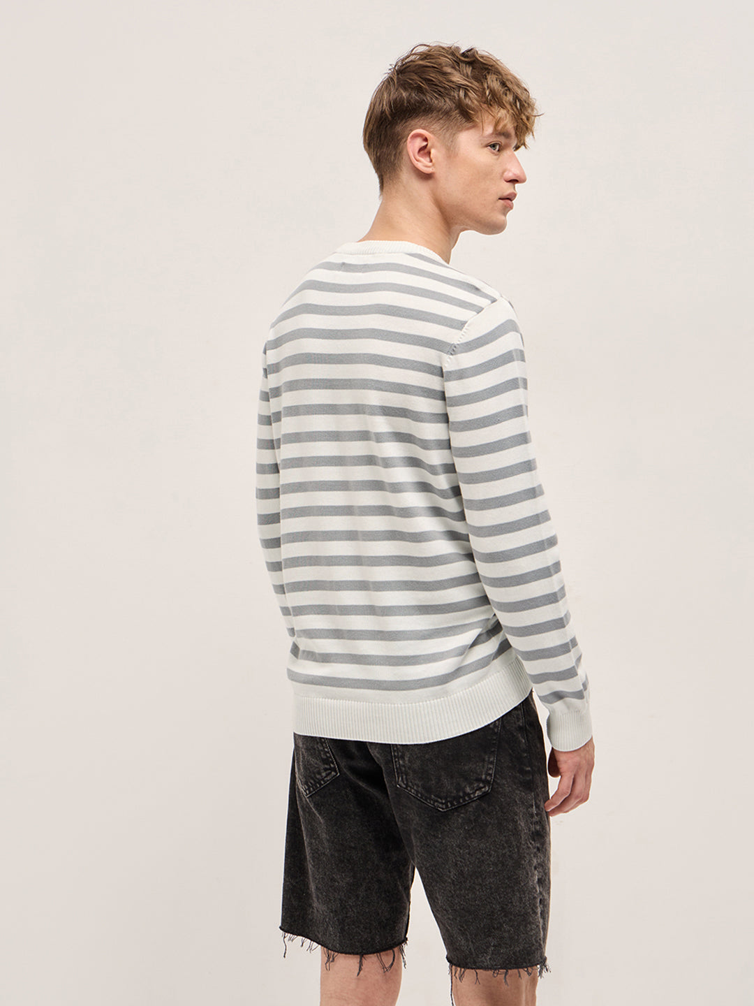 Men Grey Horizontal Striped Slim Fit Ribbed Crew Neck T-shirt