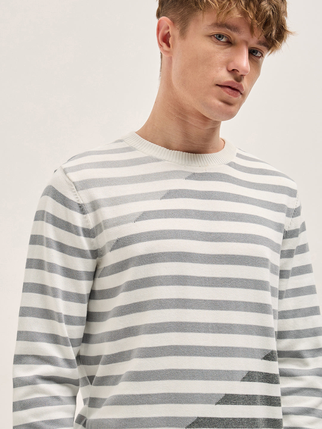 Men Grey Horizontal Striped Slim Fit Ribbed Crew Neck T-shirt