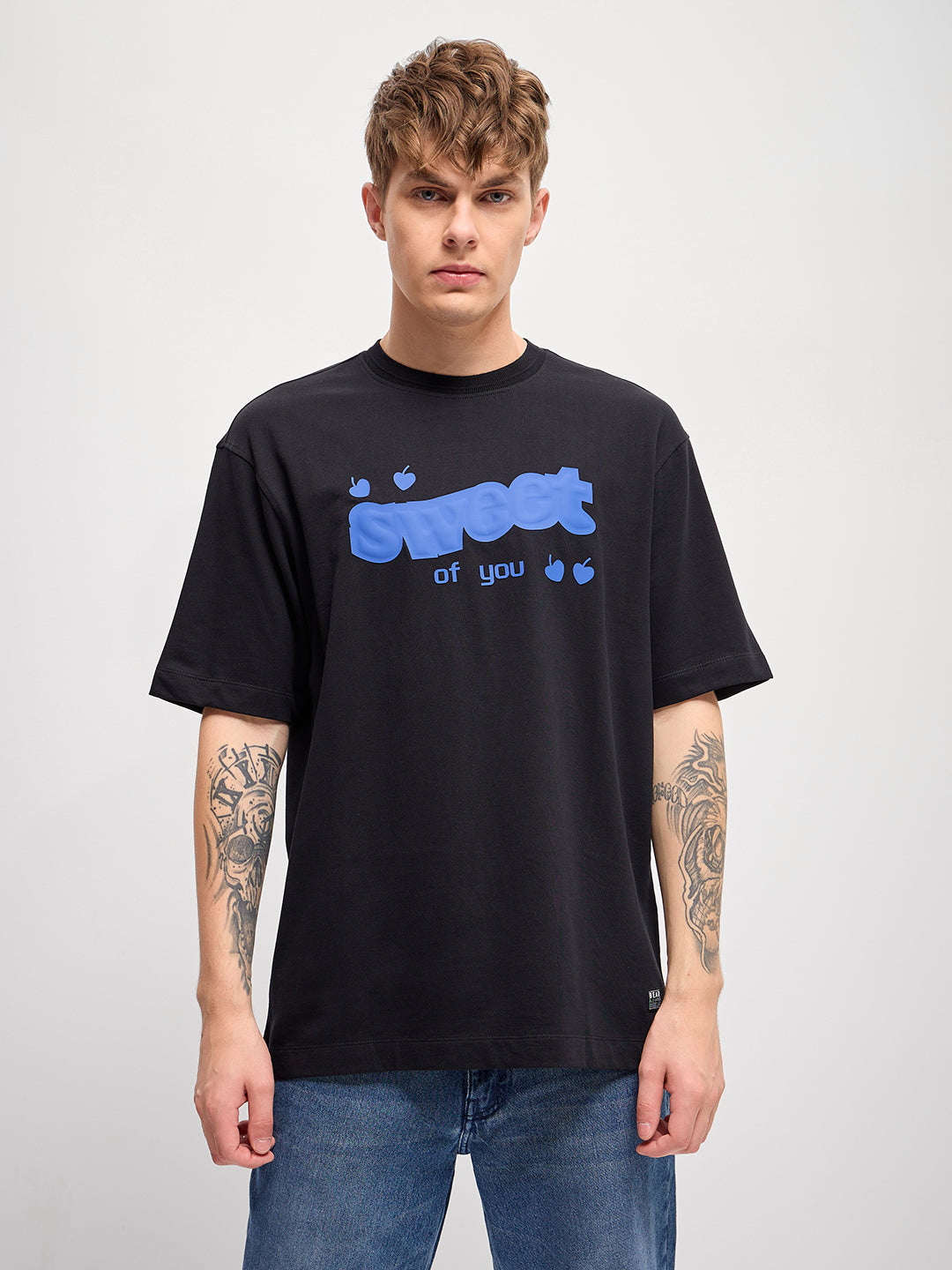 Men Black 3D Embossed Graphic print Crew Neck T-Shirt