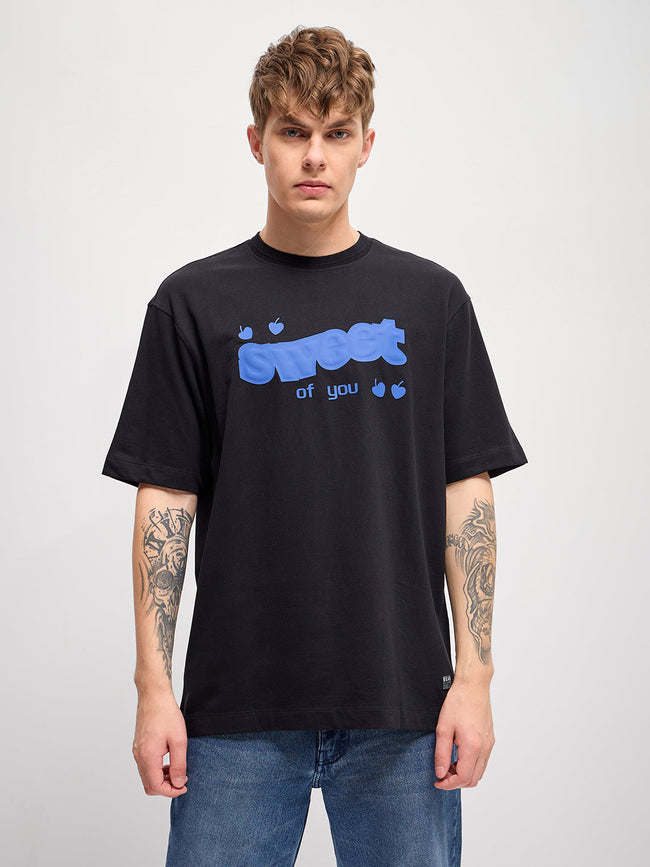 Men Black 3D Embossed Graphic print Crew Neck T-Shirt