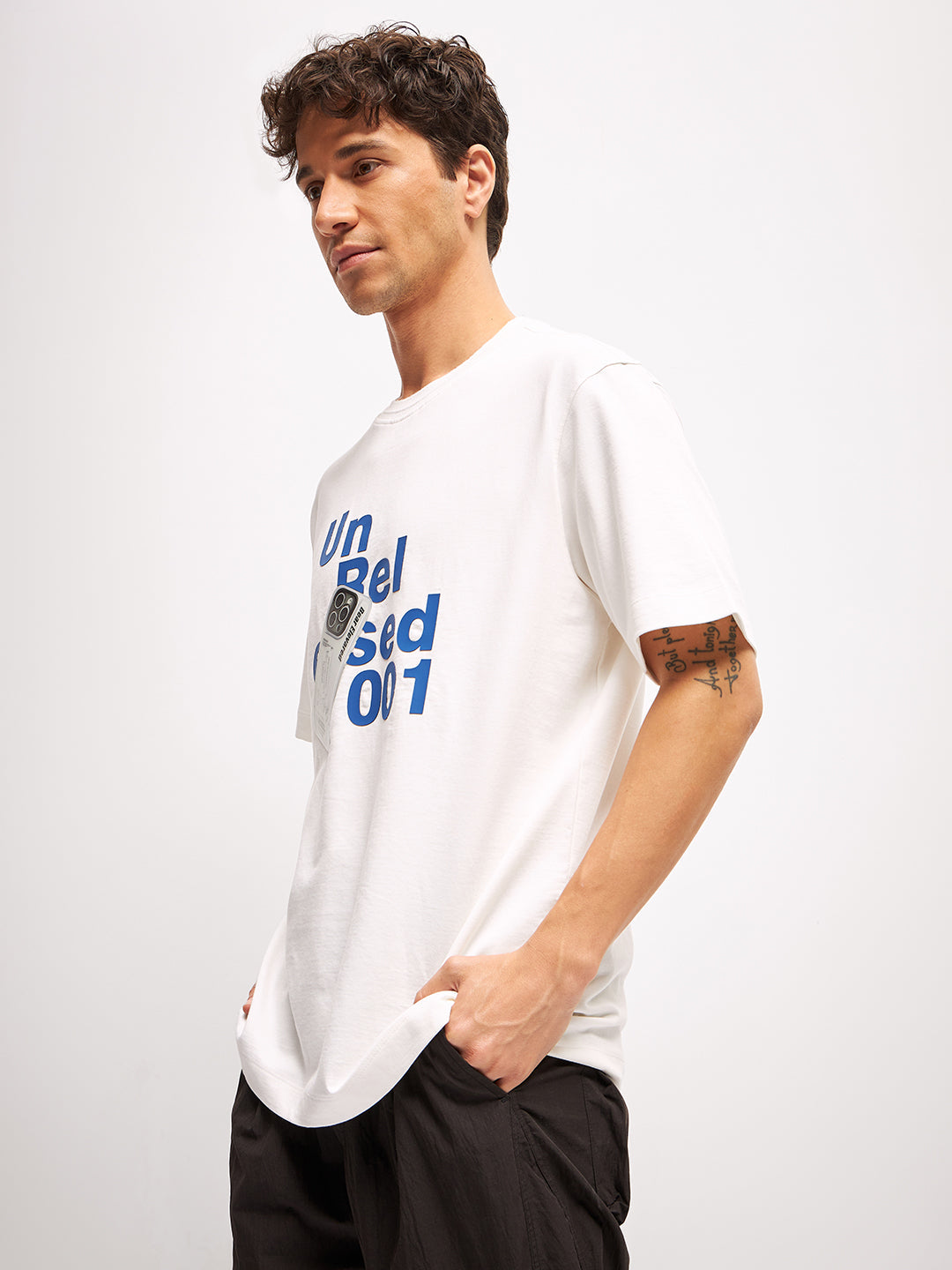 Men White Graphic Print Crew Neck T-Shirt