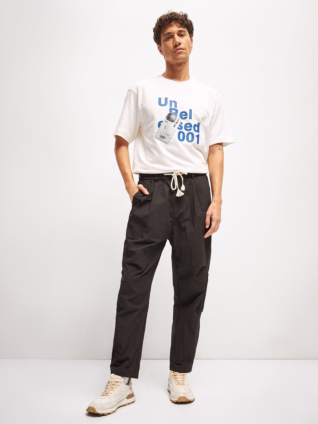 Men White Graphic Print Crew Neck T-Shirt