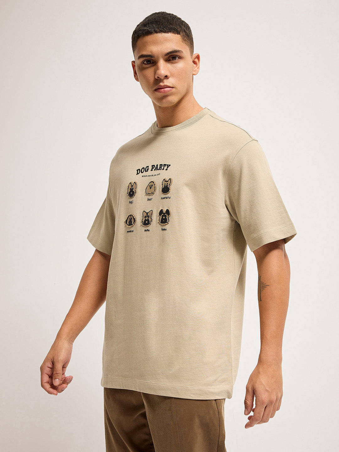 Men Beige 3D graphic Design Crew Neck T-Shirt