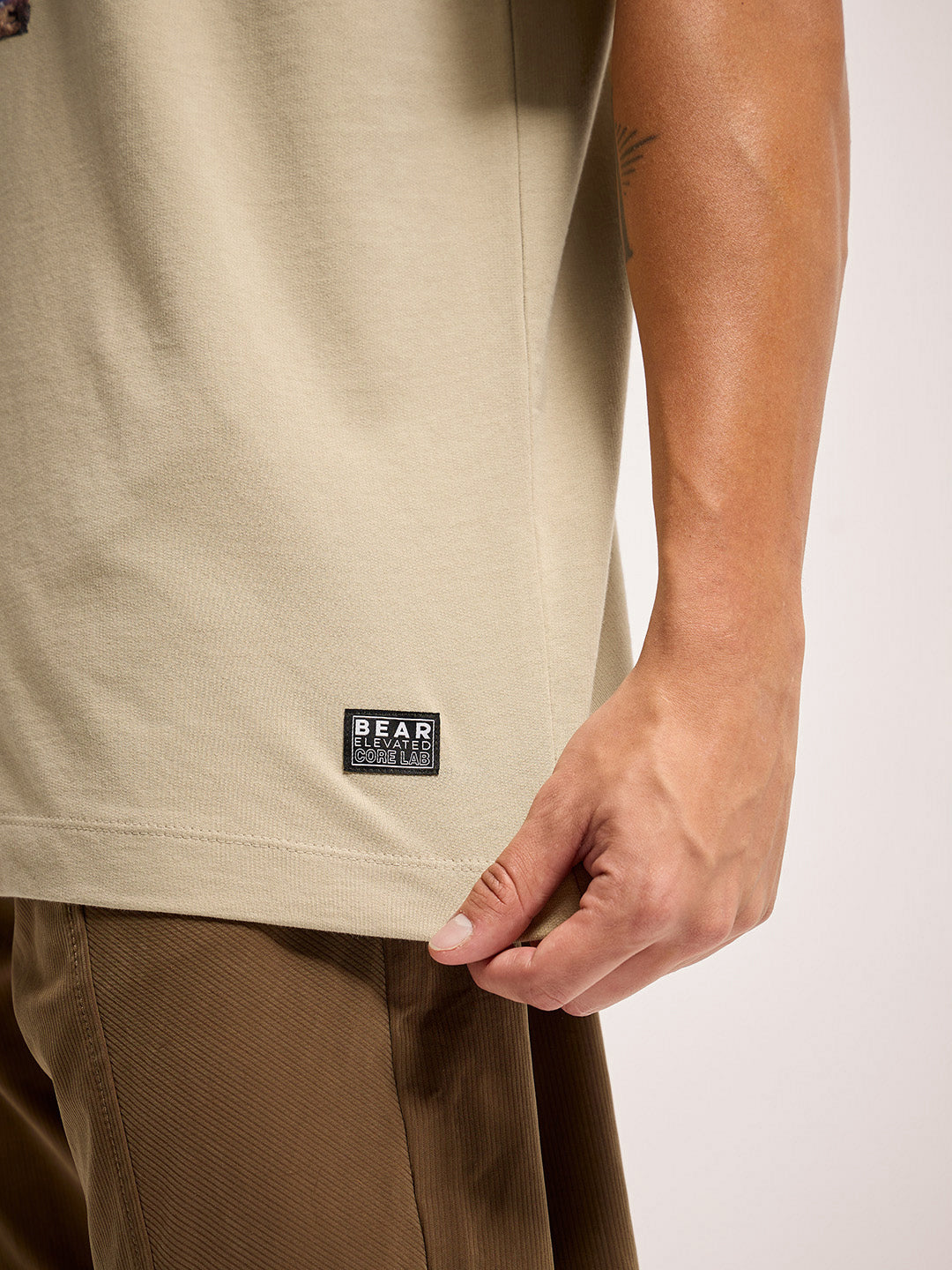 Men Beige 3D graphic Design Crew Neck T-Shirt