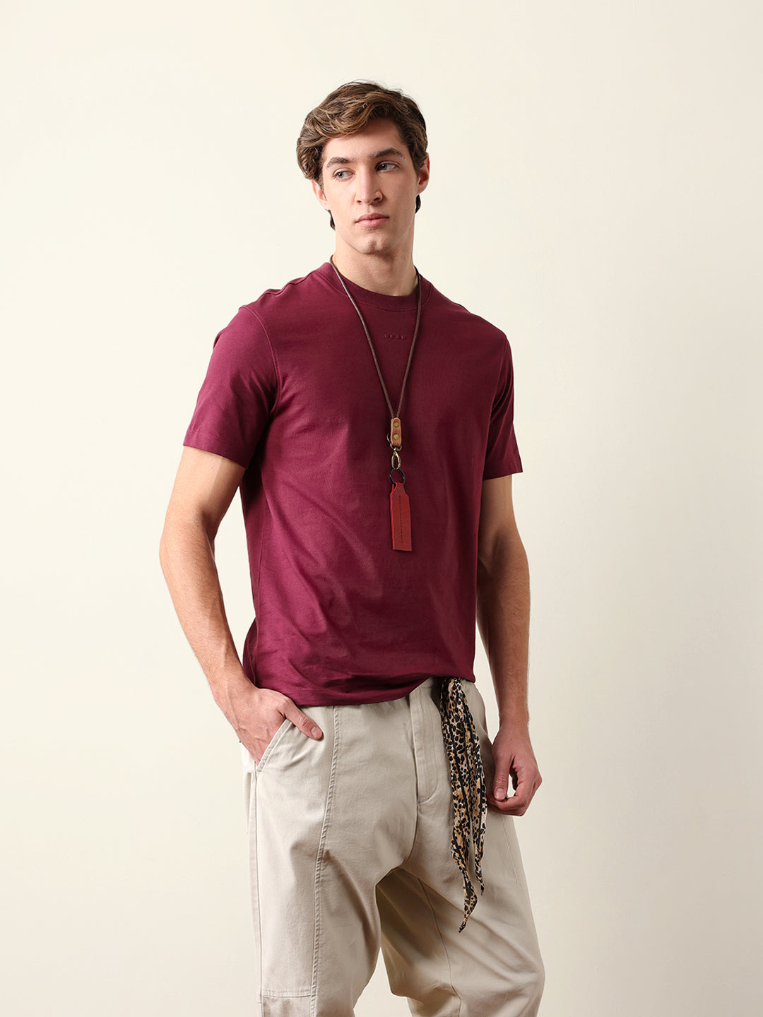Men Pure Cotton Solid Round Neck Tshirt