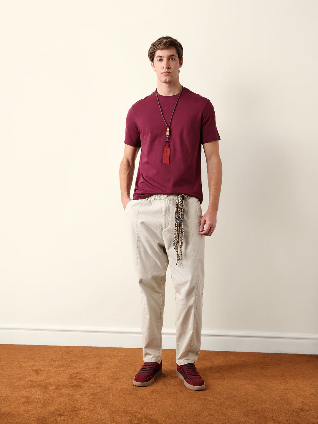 Men Pure Cotton Solid Round Neck Tshirt