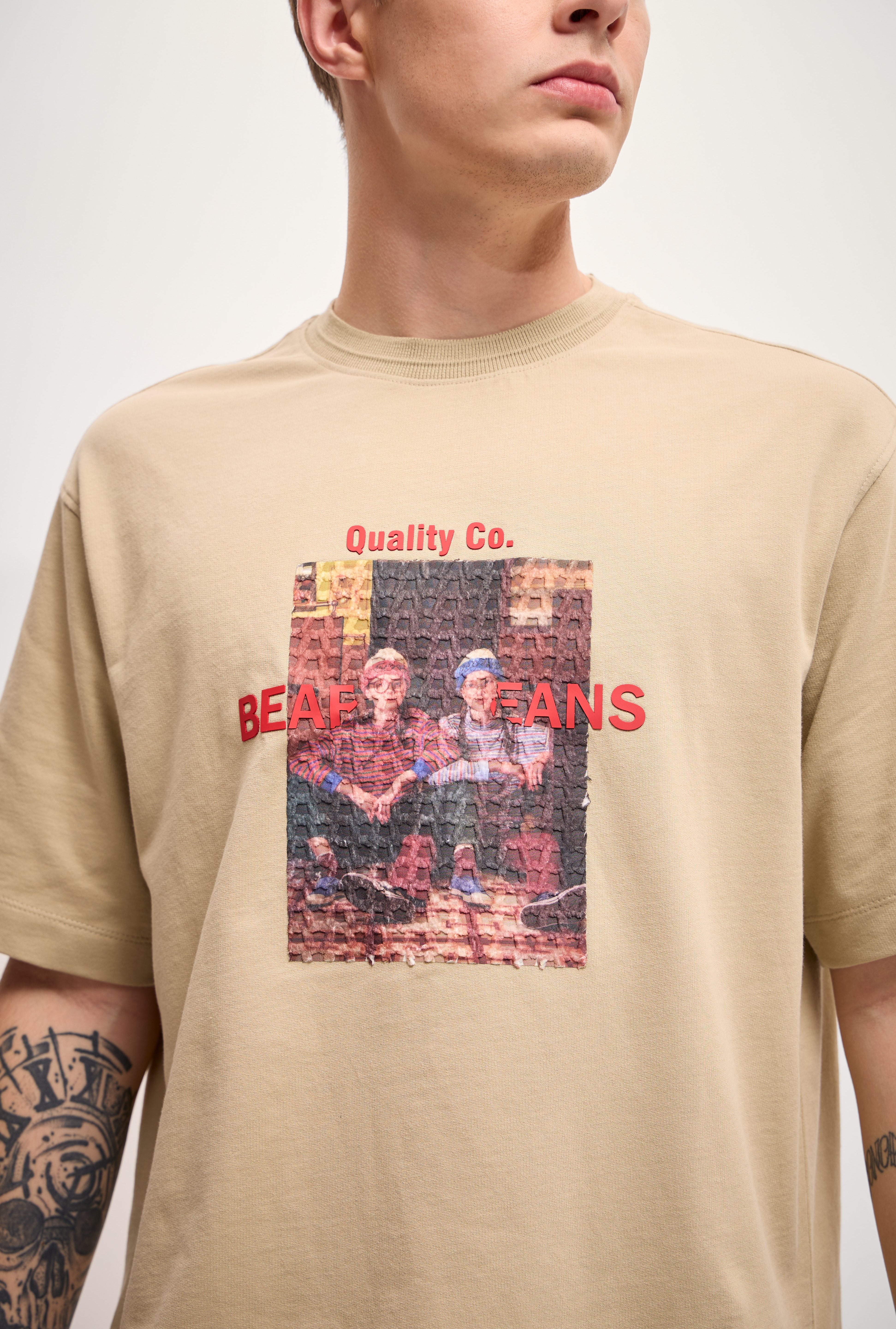 Men Beige GraphicTextured Print Oversize Crew Neck T-shirt