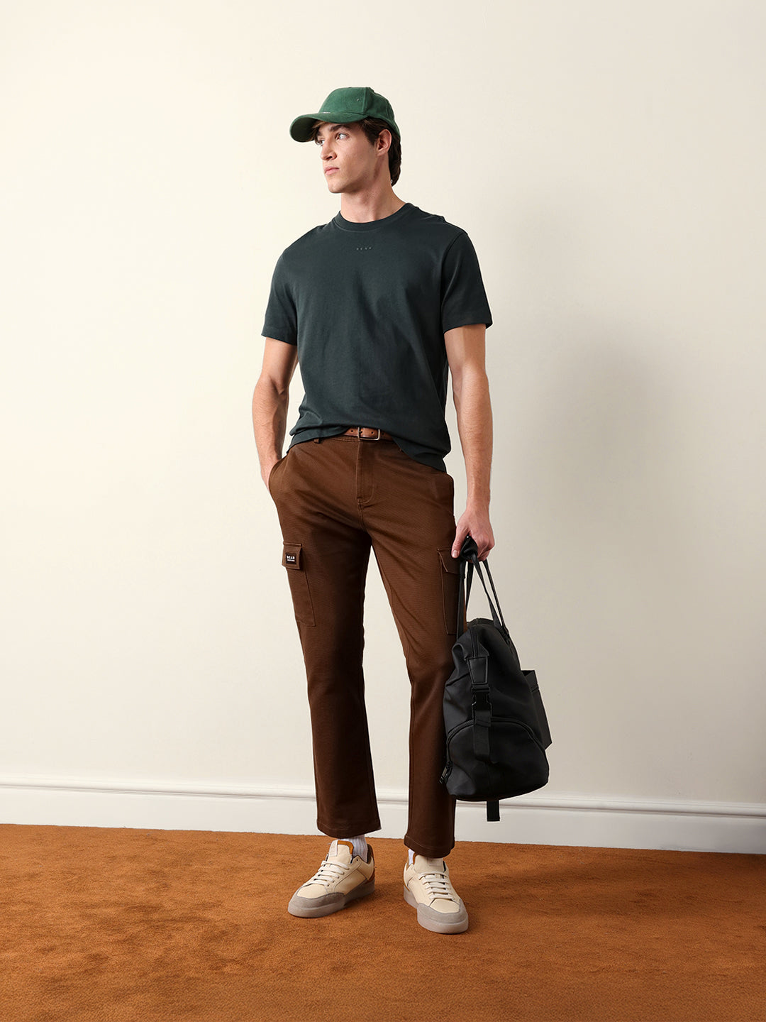 Men Pure Cotton Solid Round Neck Tshirt