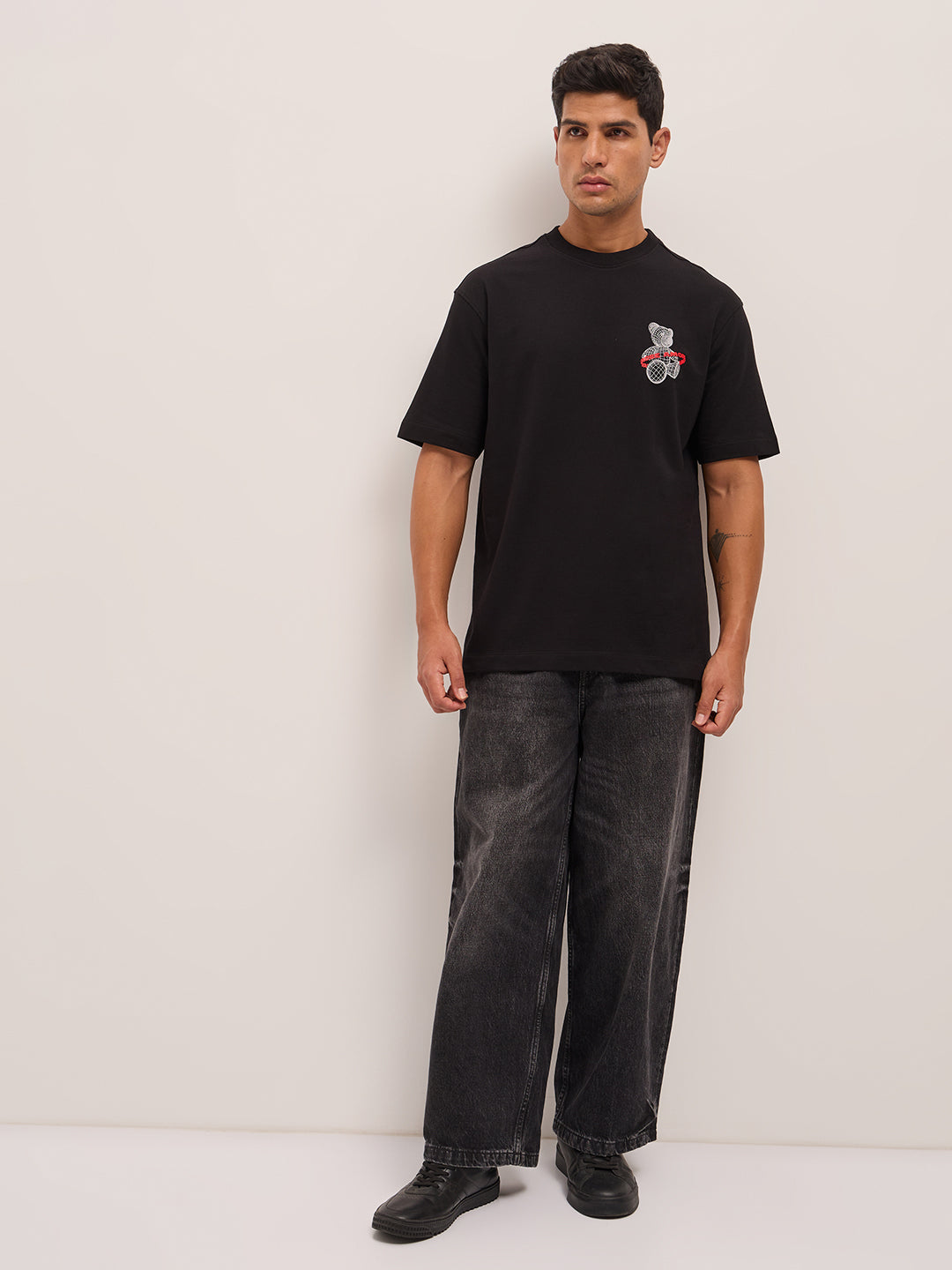 Men Black Oversize Graphic Printed Crew Neck T-shirt
