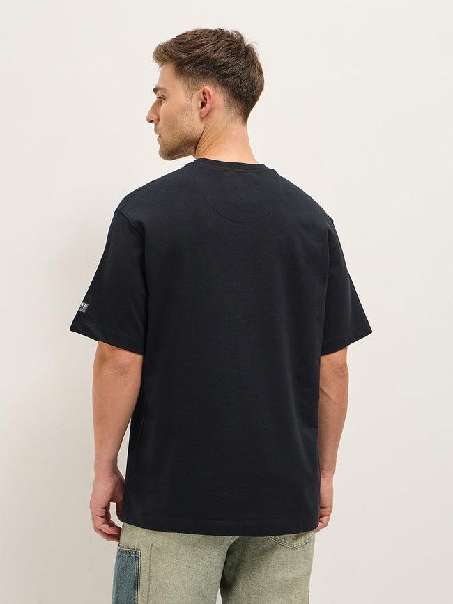 Men Black Oversize 3D Star Applique Crew Neck T-shirt