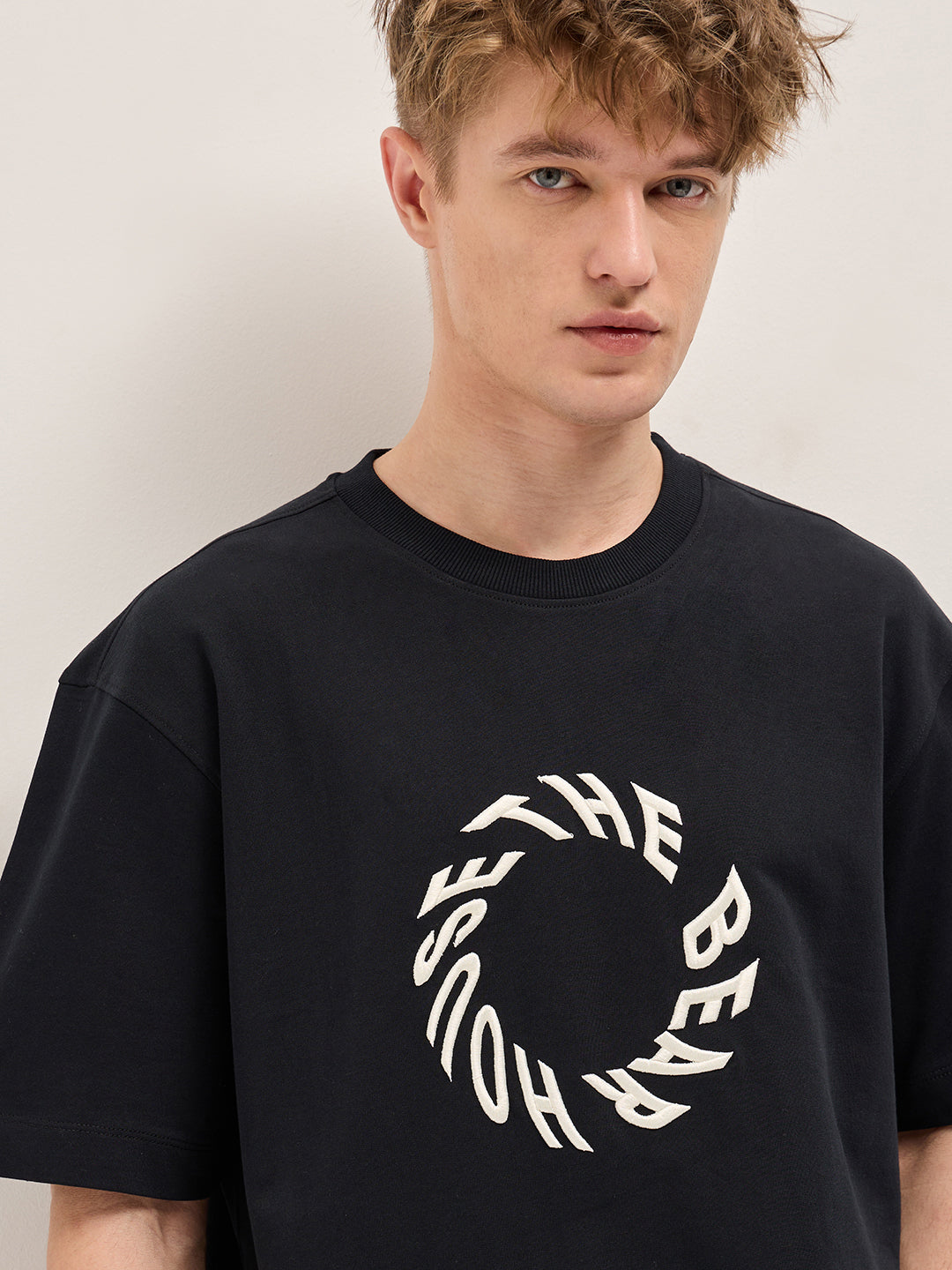 Men Black Circular Text Design Oversize Crew Neck T-shirt