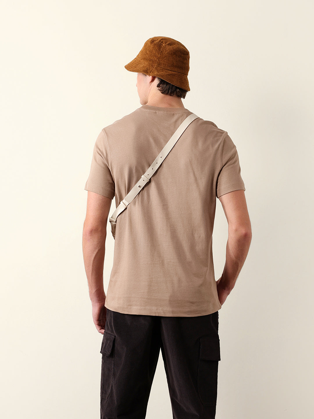 Men Pure Cotton Solid Round Neck Tshirt