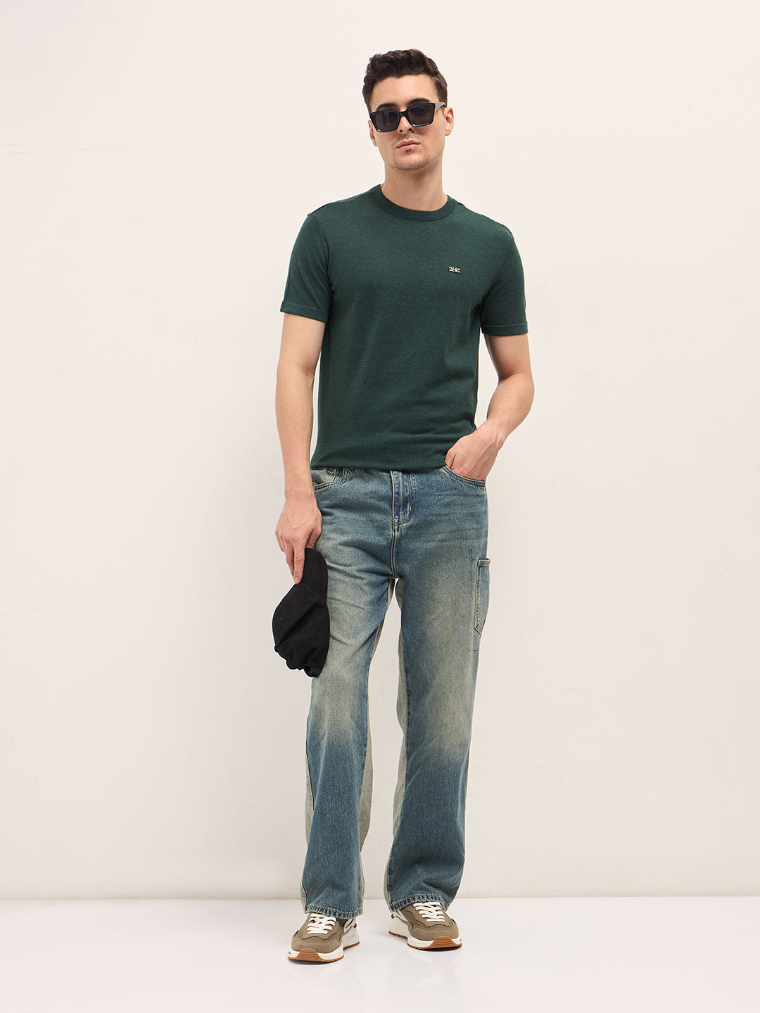 Men Green Solid Regular Fit Ribbed Crew Neck T-shirt