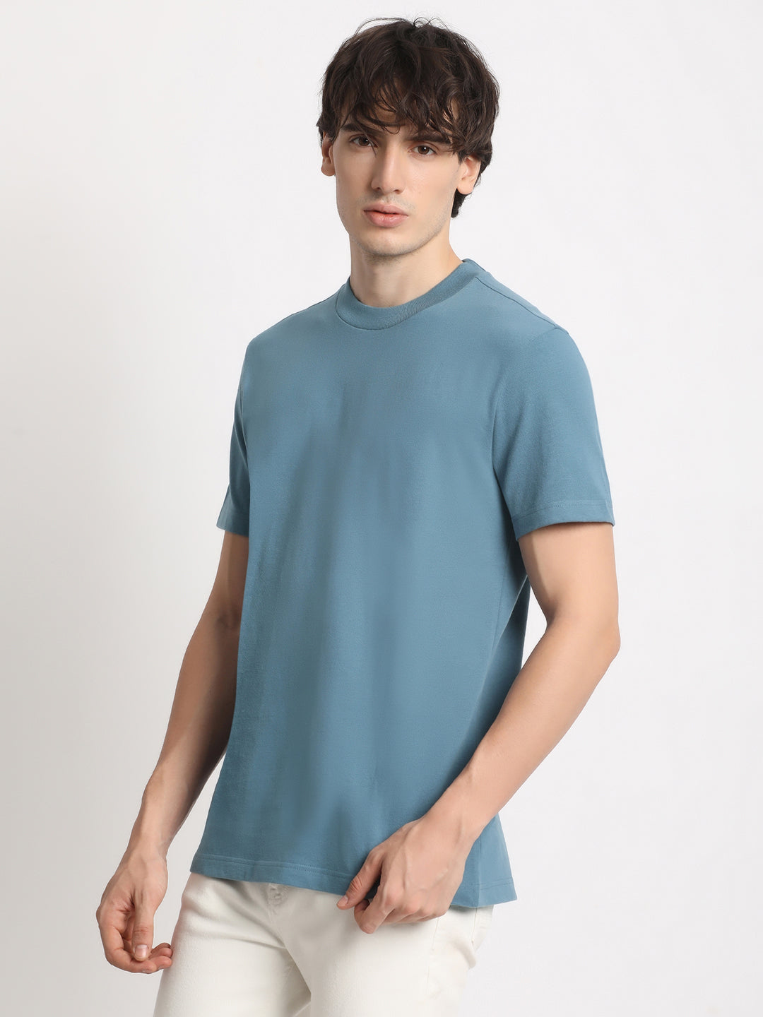 Men Blue Solid Regular Fit Round Neck T Shirt | The Bear House