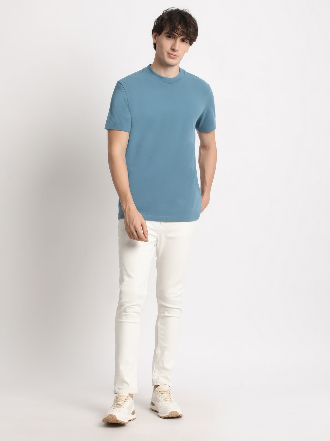 Men Blue Solid Regular Fit Round Neck T Shirt | The Bear House