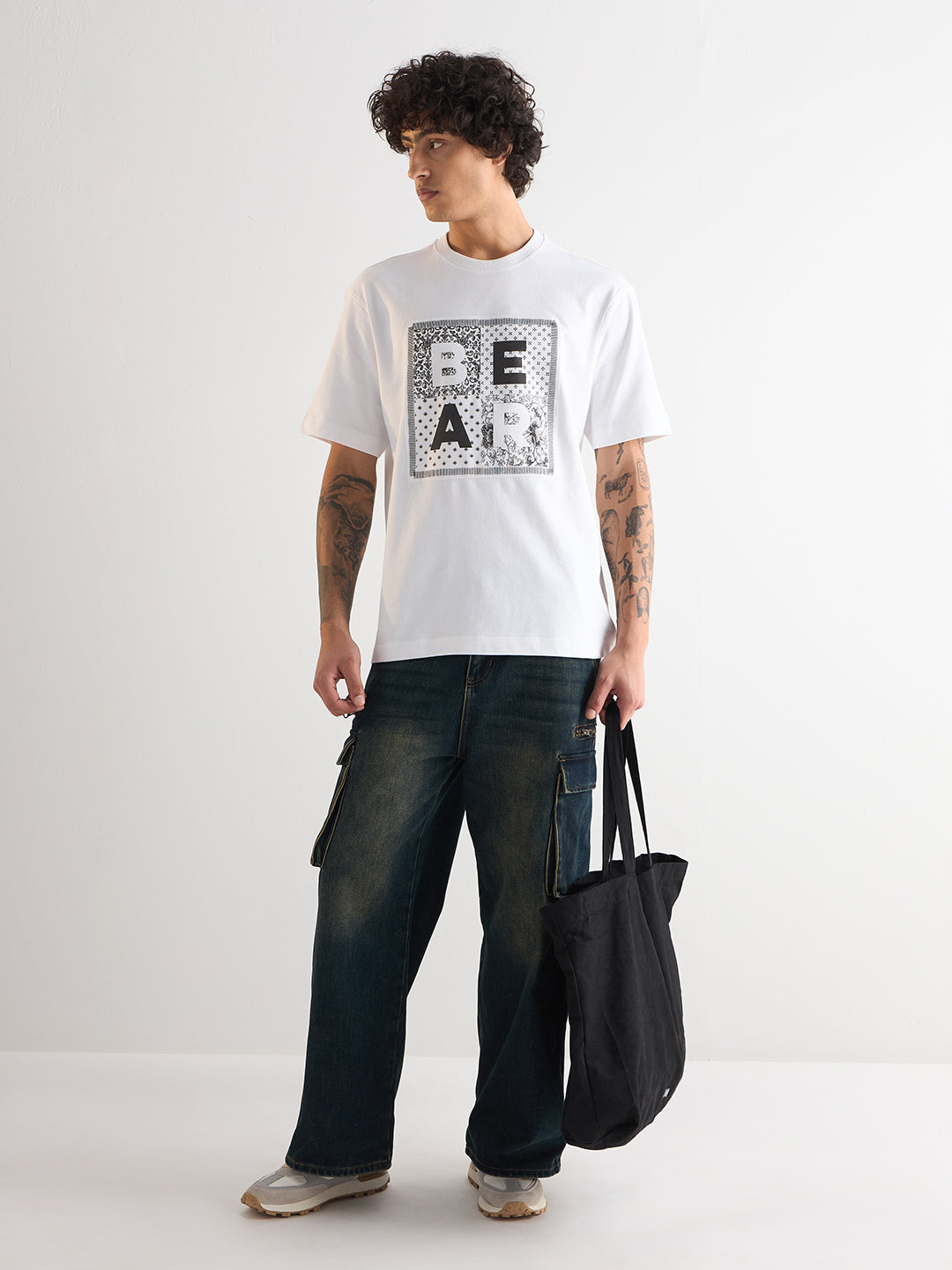 Men White Oversize Patchwork Graphic Print Crew Neck T-shirt