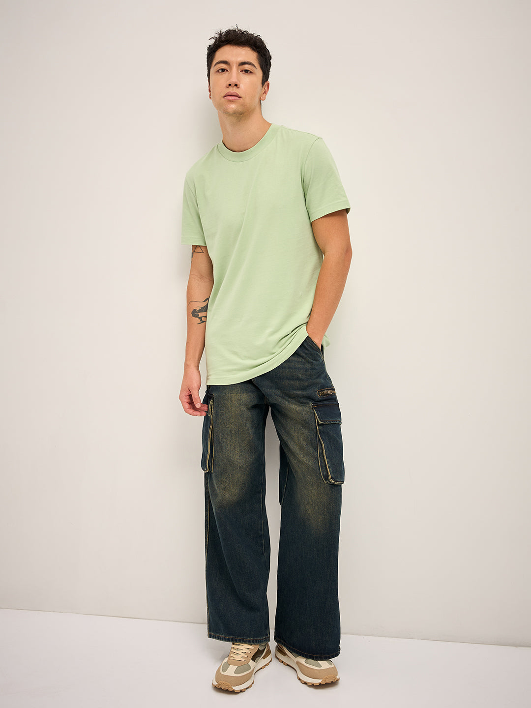 Men Green Solid Crew Neck Regular Fit T-Shirt