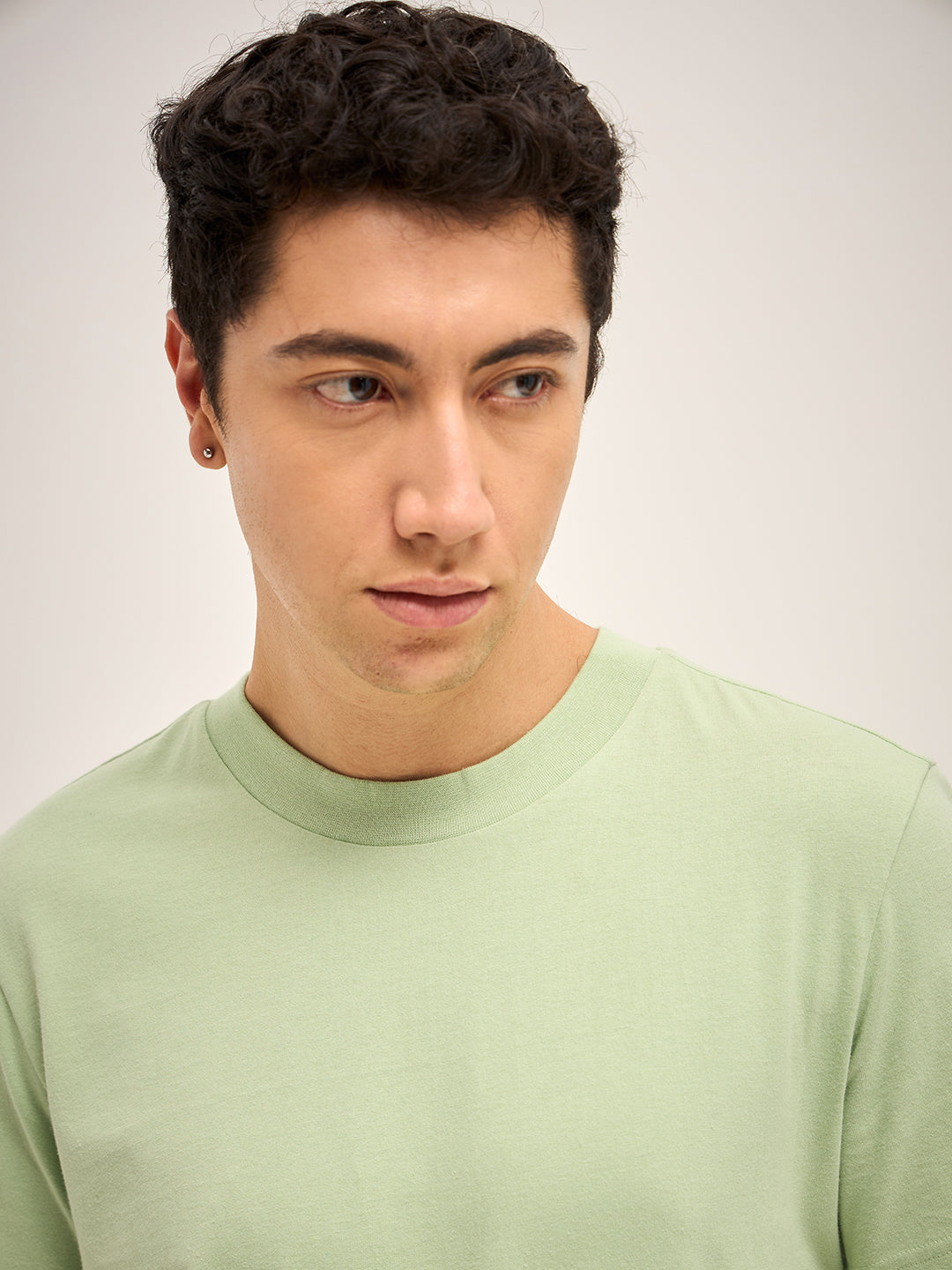 Men Green Solid Crew Neck Regular Fit T-Shirt