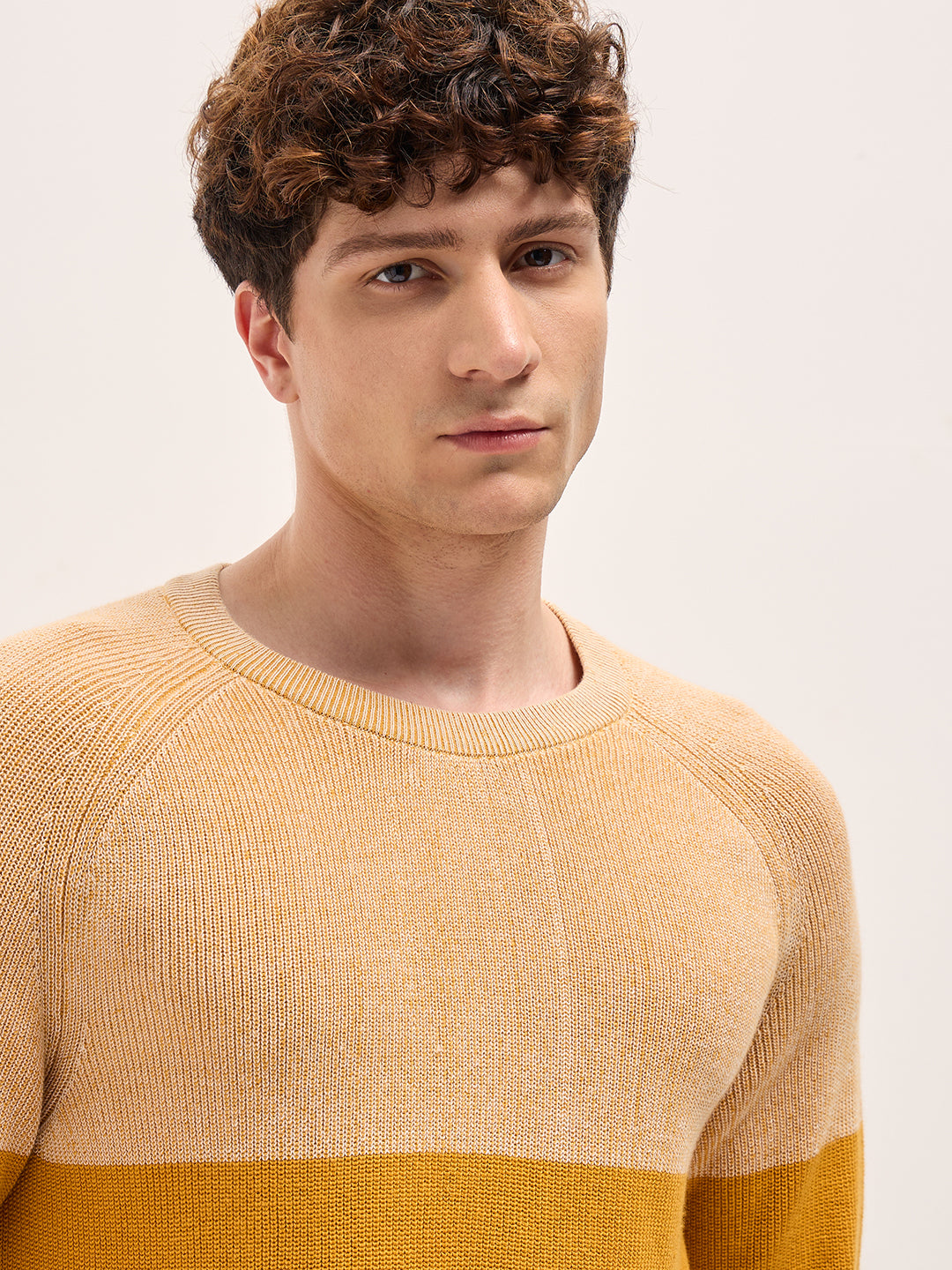 Men Yellow Color-Block Textured Knit Crew Neck T-Shirt