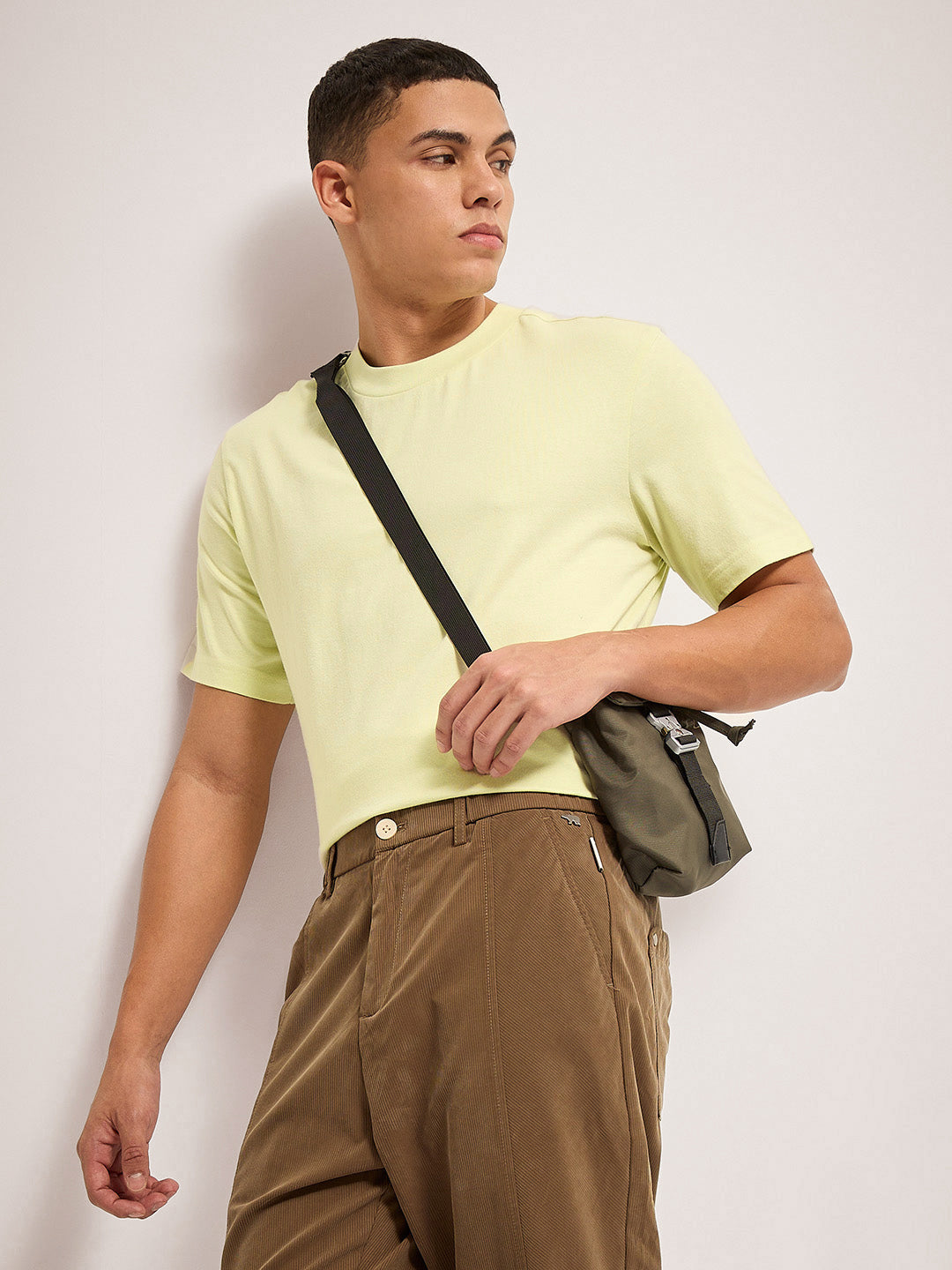 Men Green Solid Crew Neck Regular Fit T-Shirt