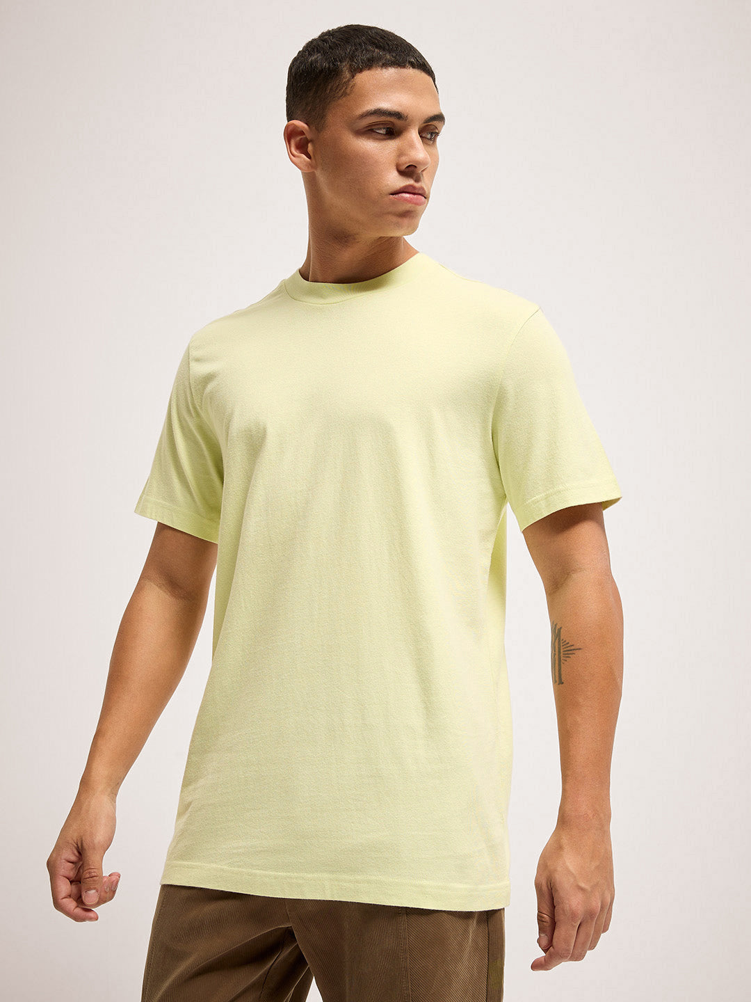 Men Green Solid Crew Neck Regular Fit T-Shirt