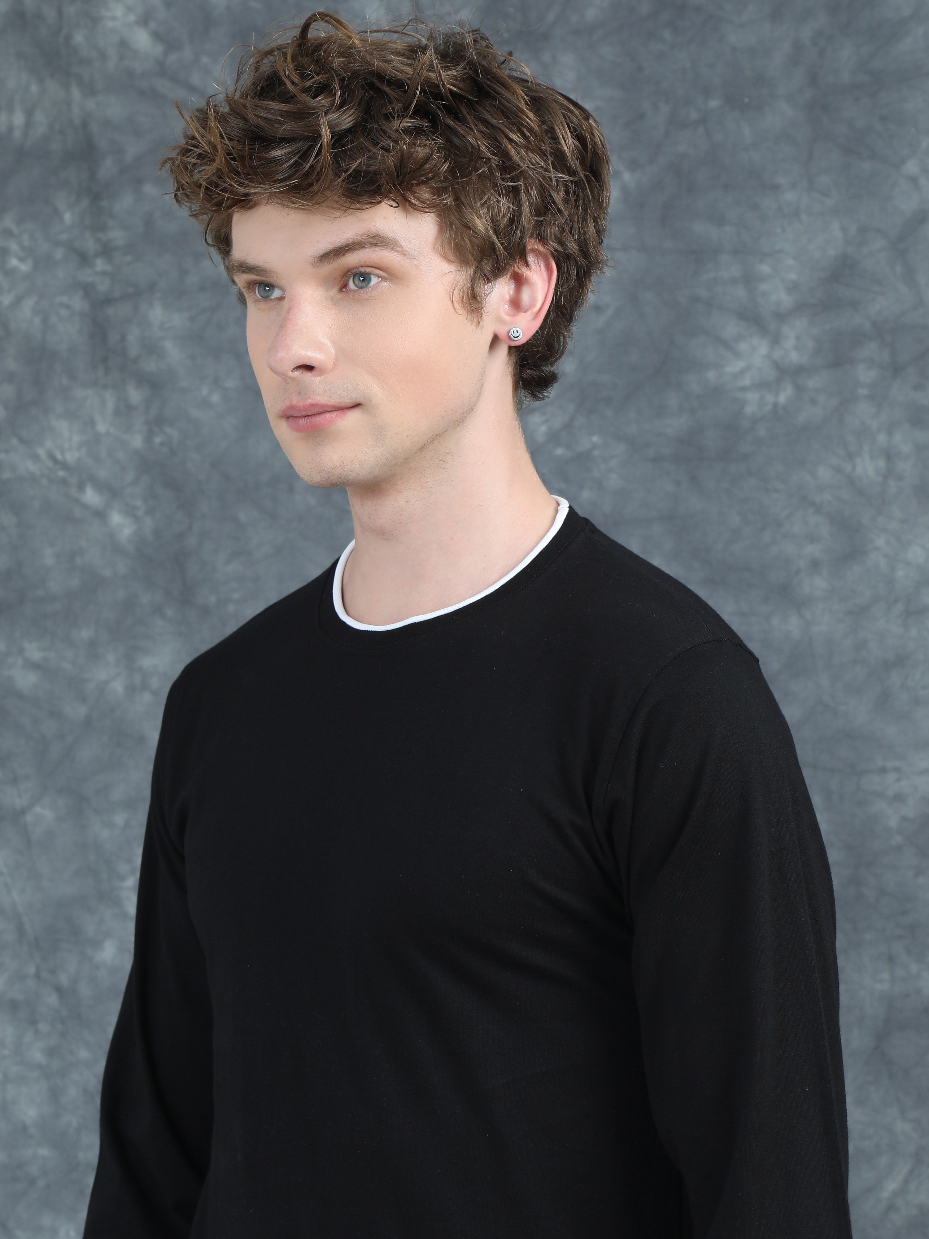 Men Piped Solid Black Full Sleeve T-Shirt