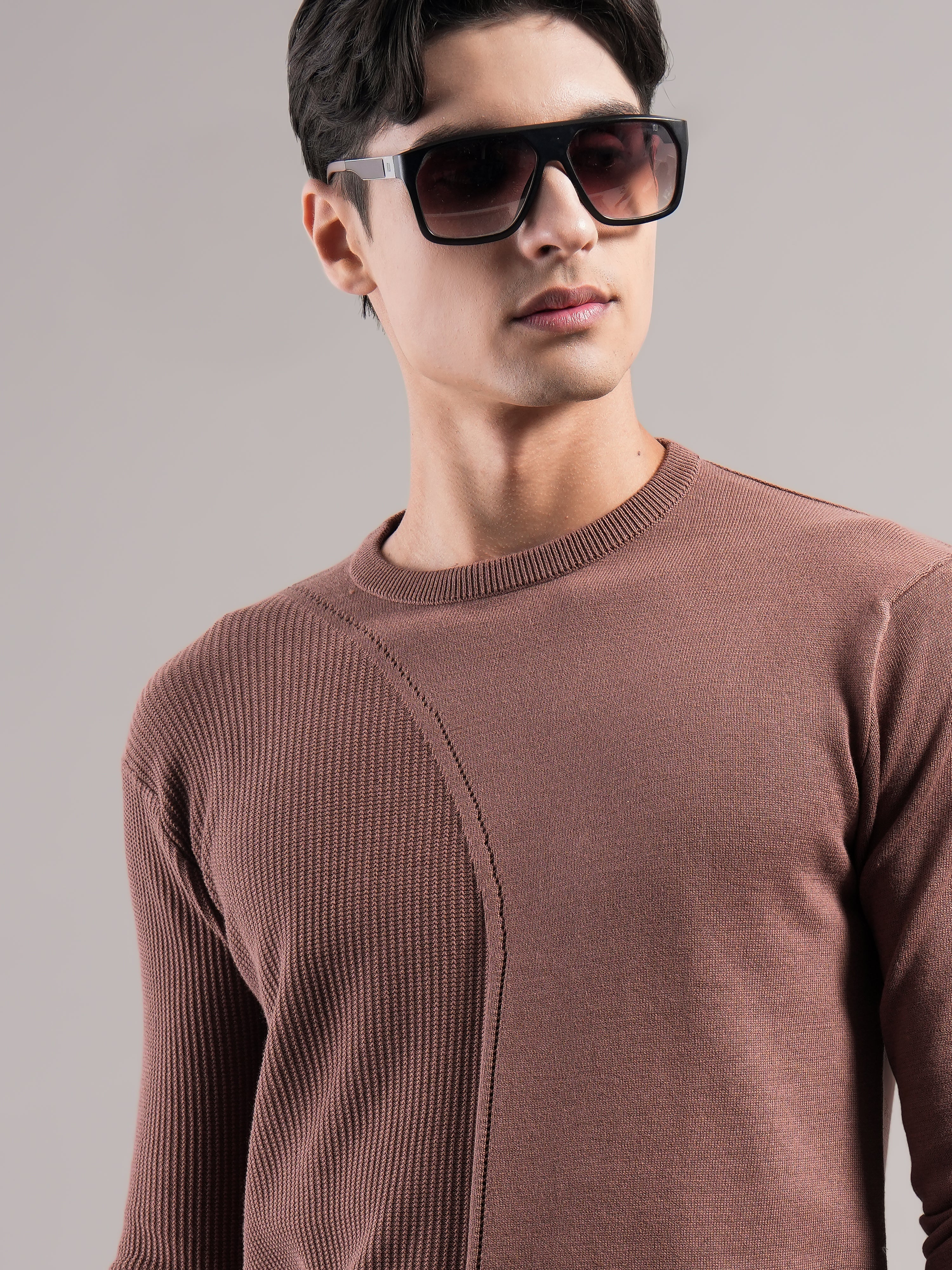 Men Arc Knit T-Shirt
