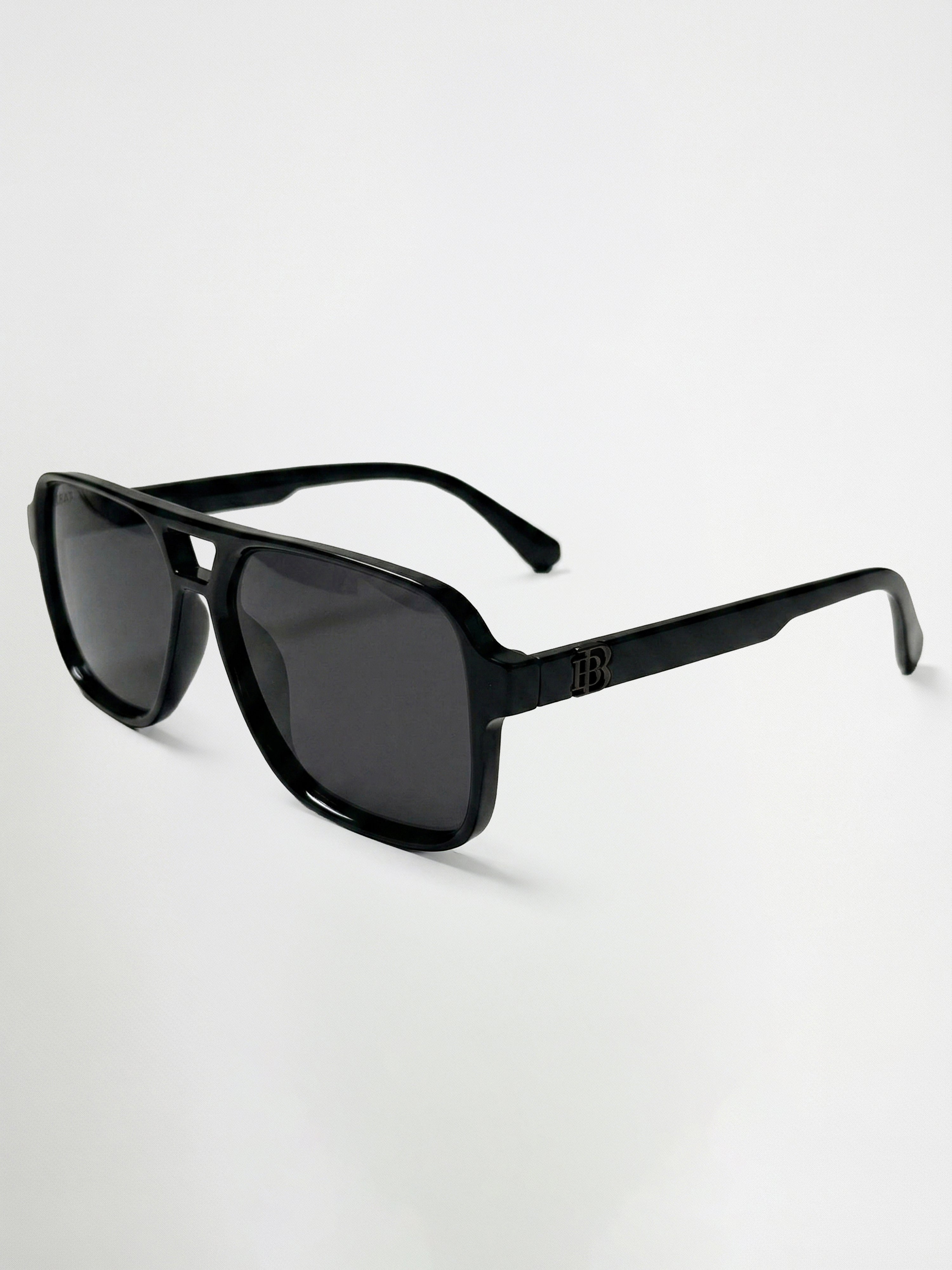 Men Wayfarer Full-Rim Sunglasses with Black Frame and Polarized Smoke Grey Tinted Lenses