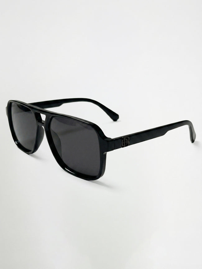 Men Wayfarer Full-Rim Sunglasses with Black Frame and Polarized Smoke Grey Tinted Lenses