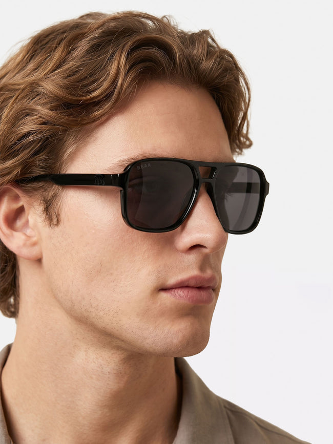 Men Wayfarer Full-Rim Sunglasses with Black Frame and Polarized Smoke Grey Tinted Lenses
