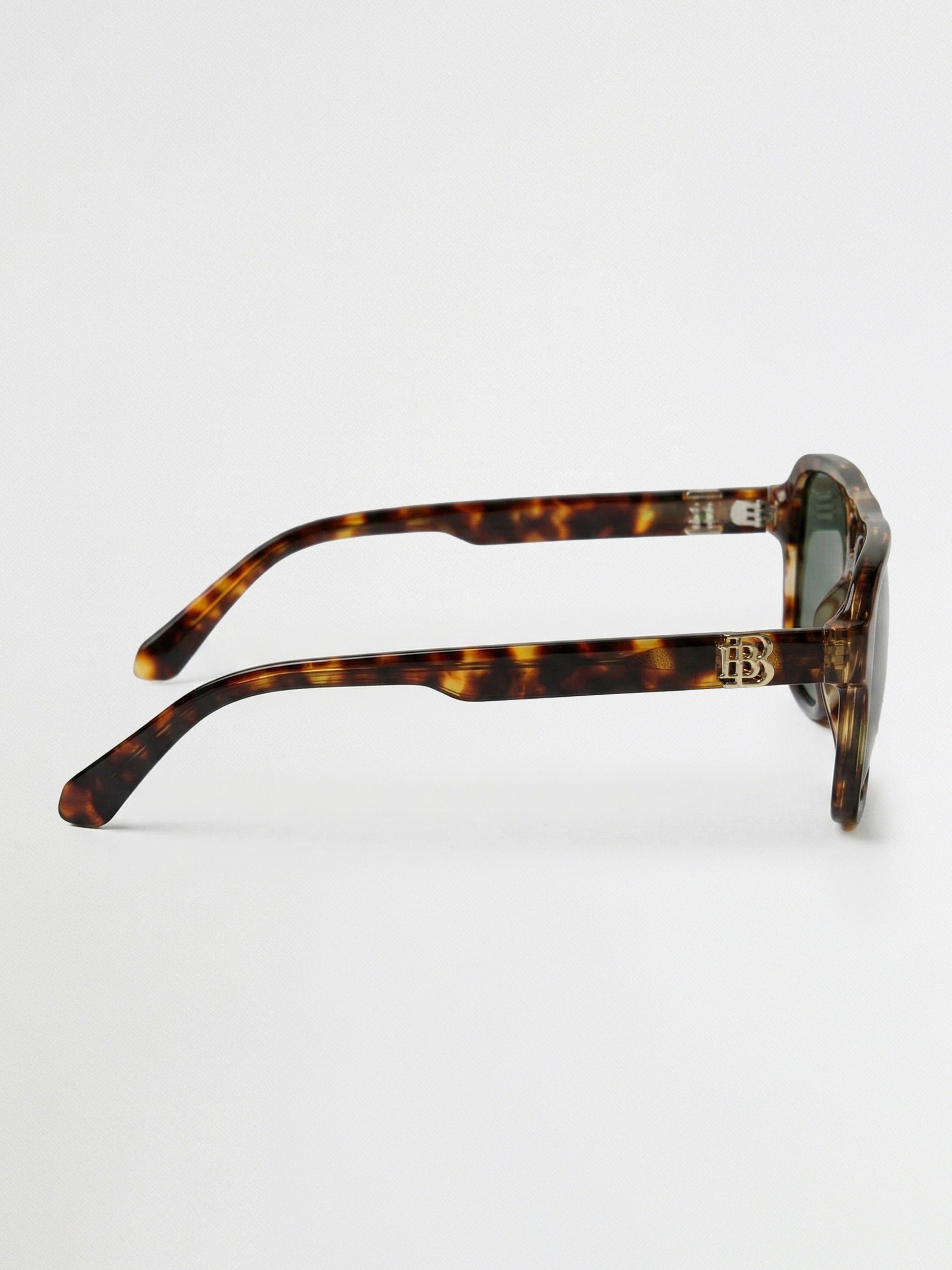 Men Wayfarer Full-Rim Sunglasses with Tortoiseshell Frame and Polarized Olive-Tinted Lenses