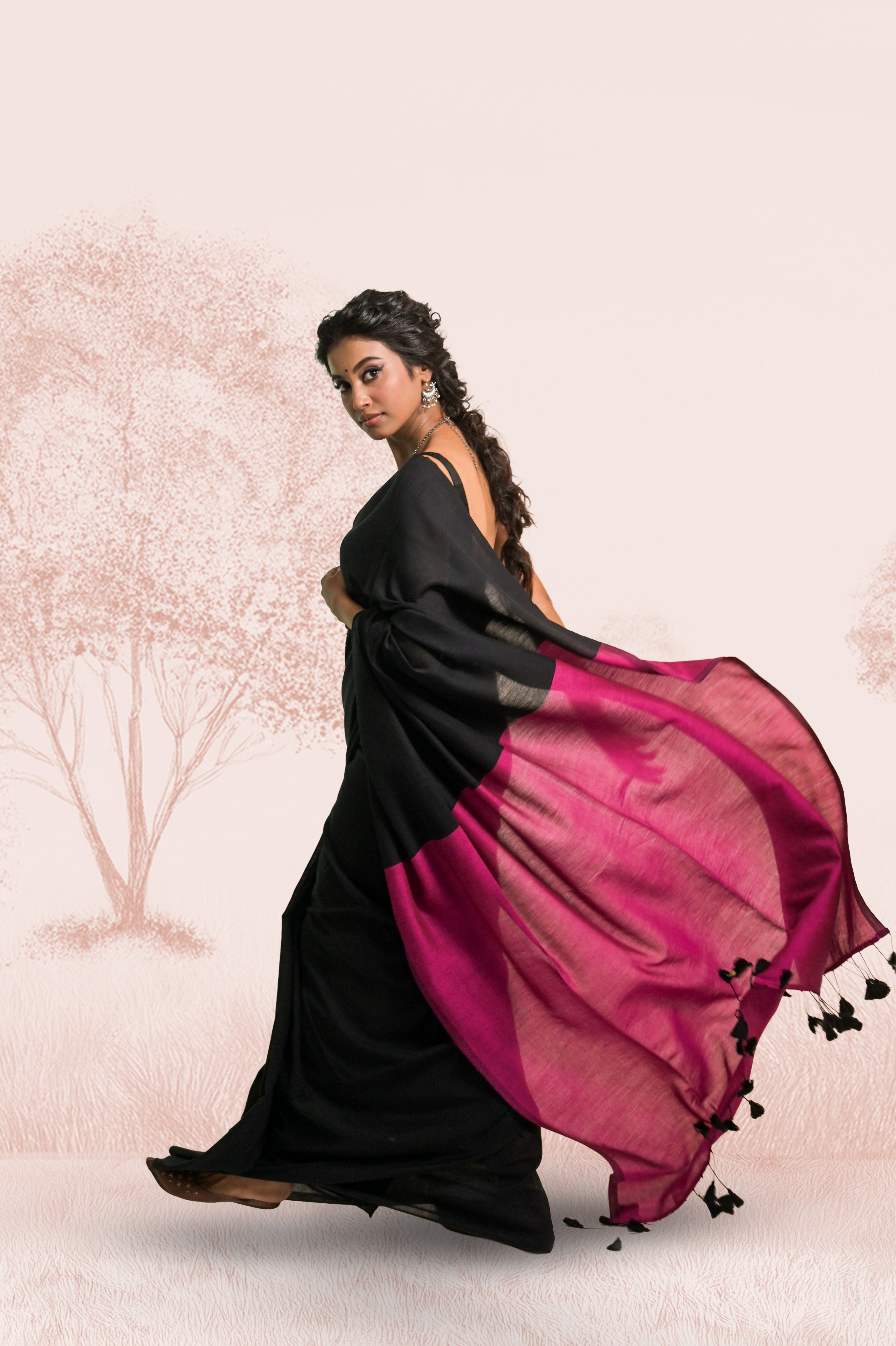 Zindagi ki safar Black Handloom Cotton Acrylic Saree