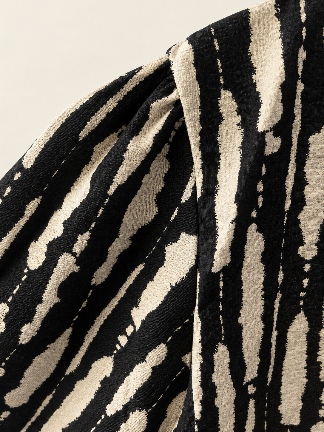Women Monochrome Print Top